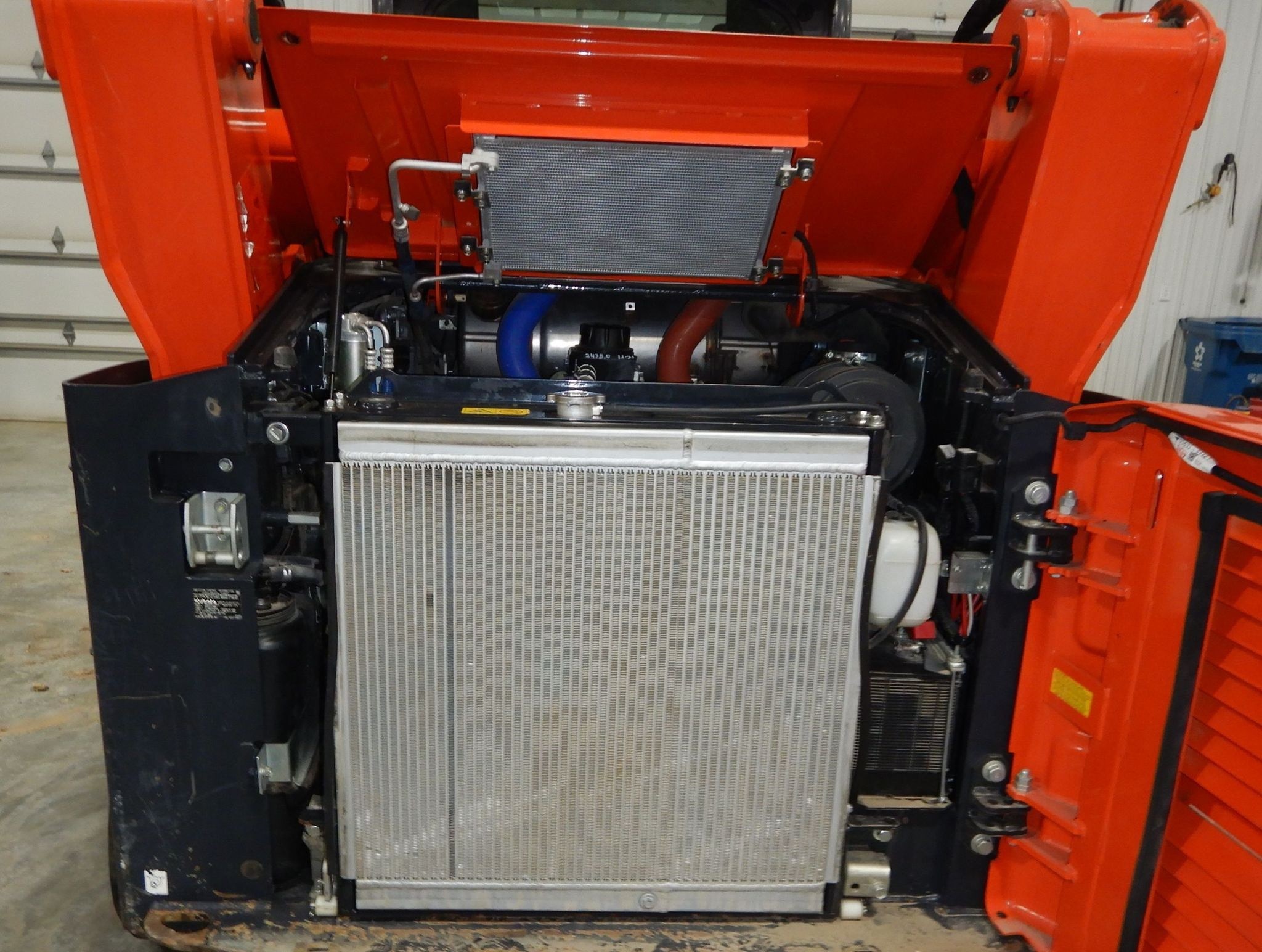 gallery 2019 Kubota SVL95-2S tracked skid steer loader