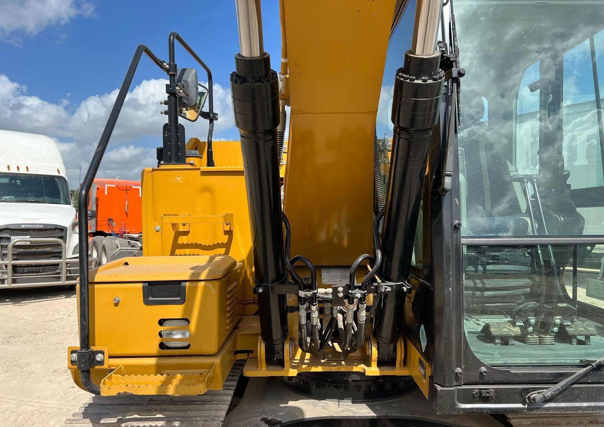gallery 2020 Caterpillar 313F L excavator