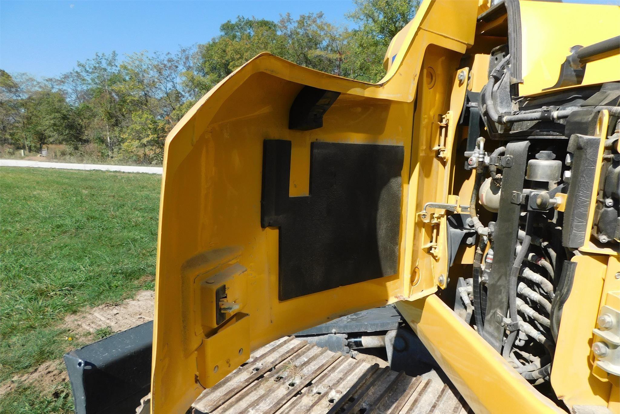 gallery 2016 KOMATSU PC138US LC-11