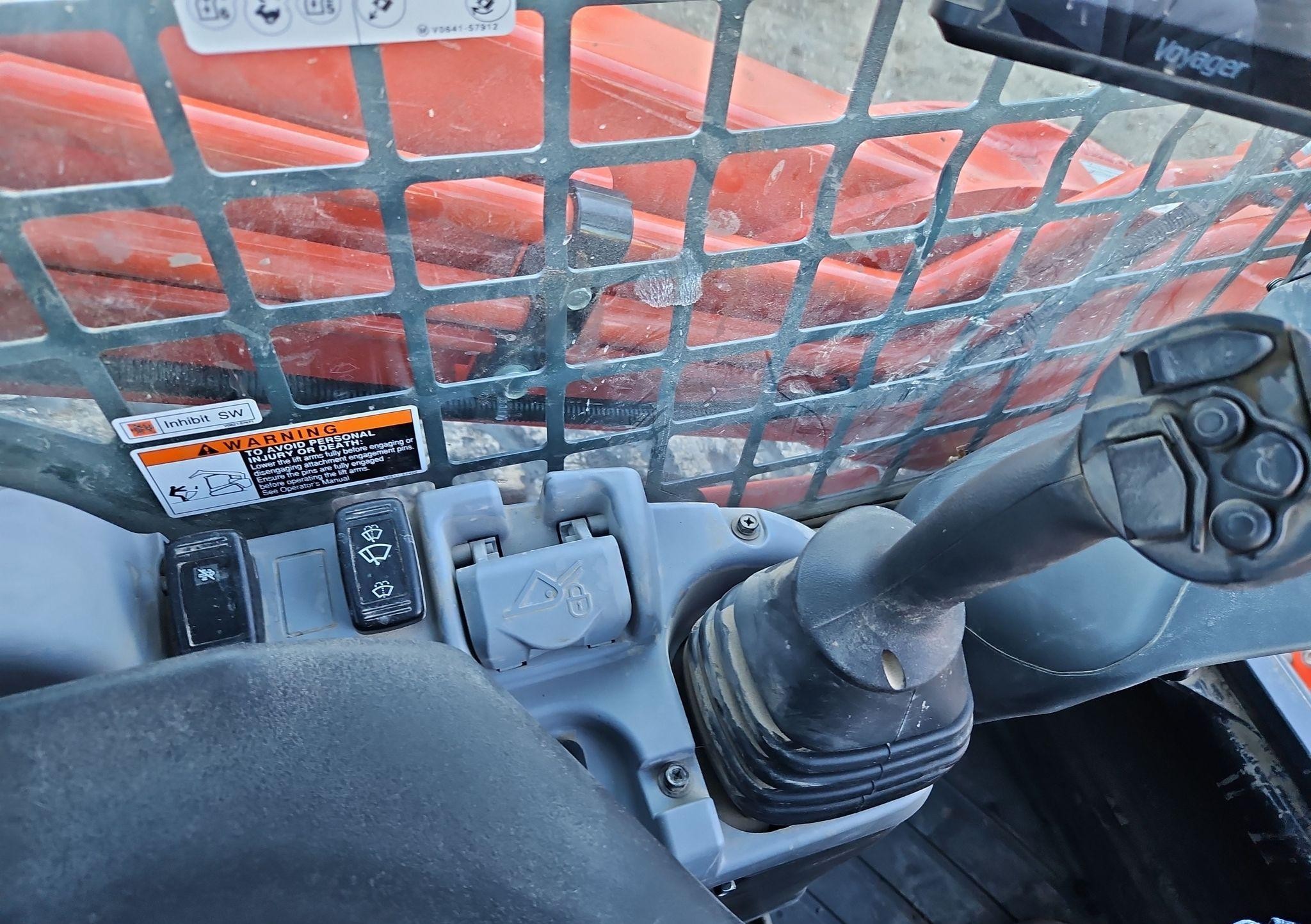 gallery 2022 Kubota SVL97-2 tracked skid steer loader