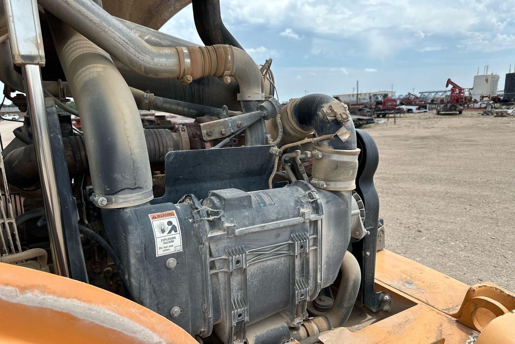 gallery 2011 Case 821F wheel loader