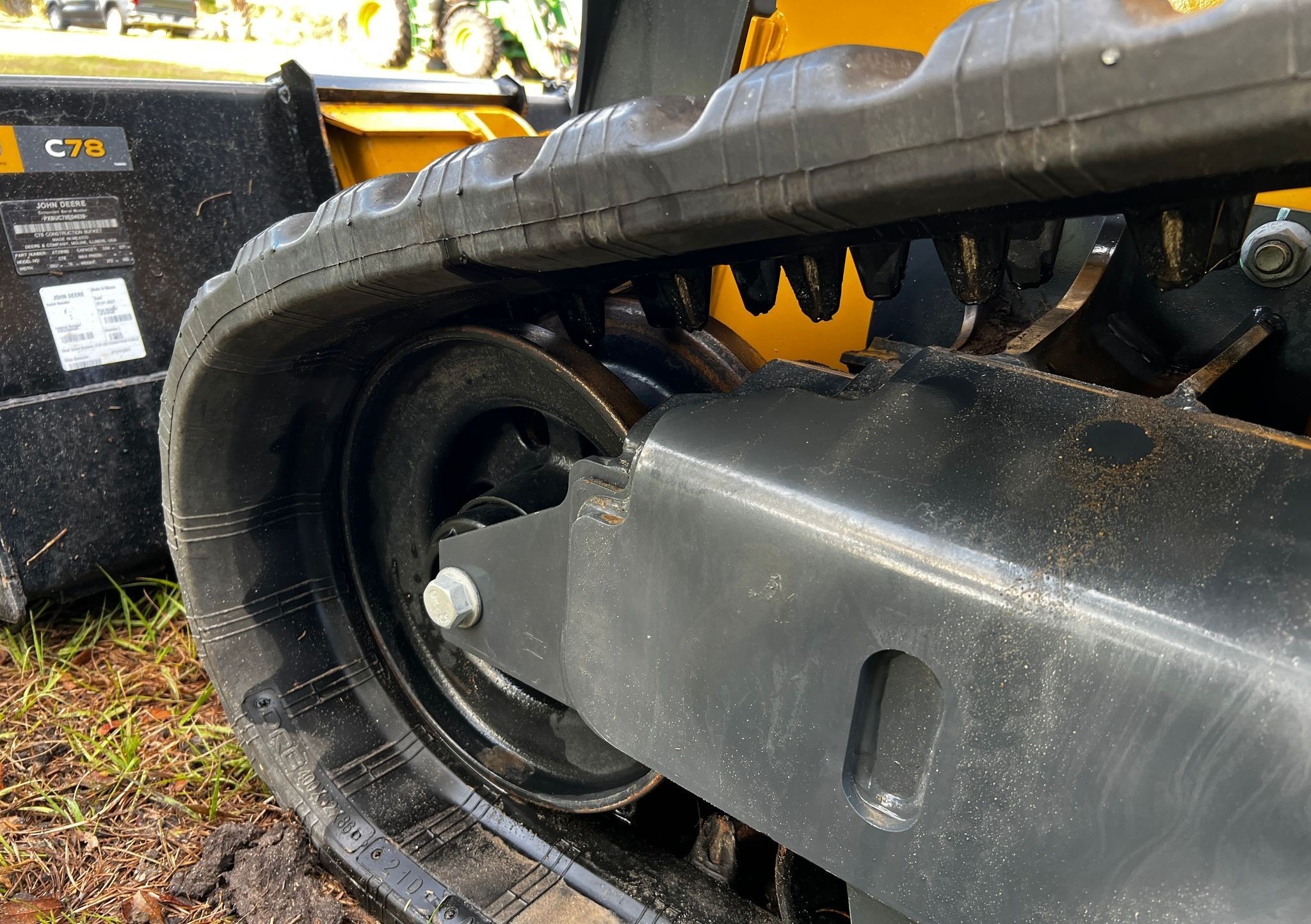 gallery 2022 John Deere 325G tracked skid steer