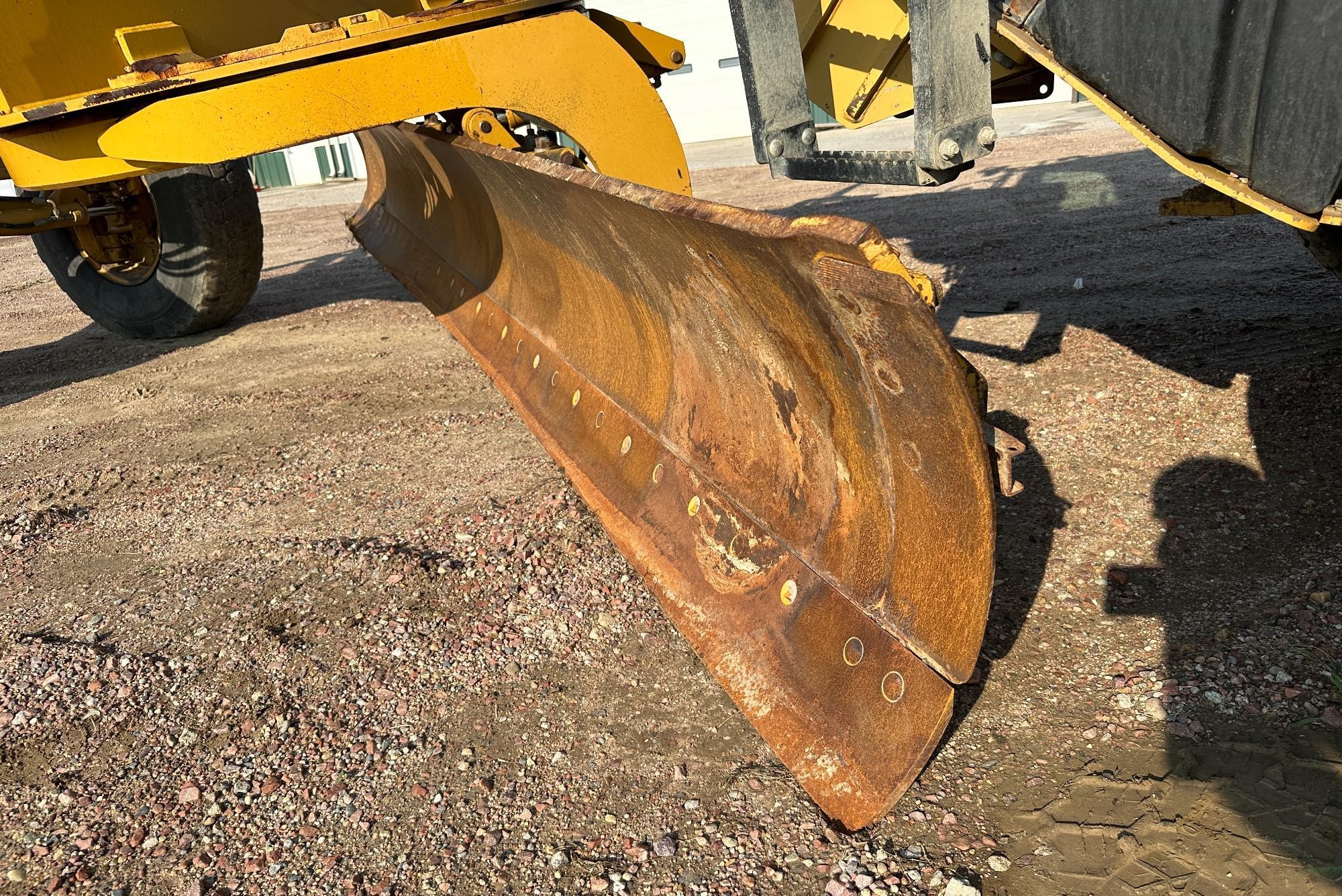 gallery 2014 Caterpillar 140M2 VHP Plus Motor Grader