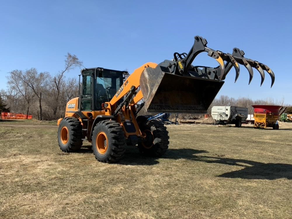 gallery 2015 Case 521F XR Wheel Loader W2.5yd Bucket & Grab-Tech Grapple