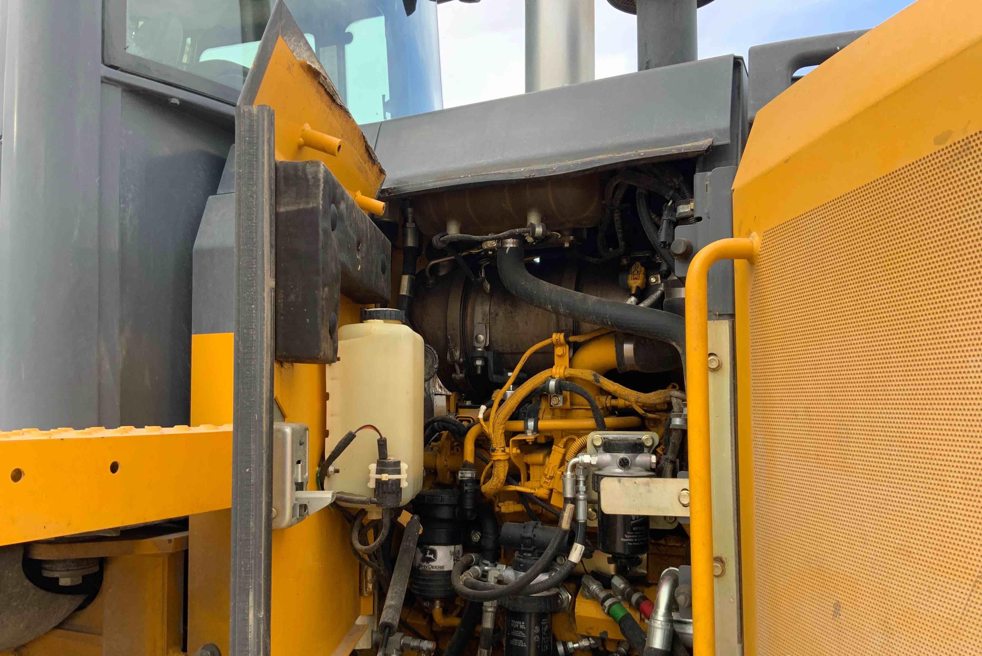 gallery John Deere 444K High Lift Wheel Loader