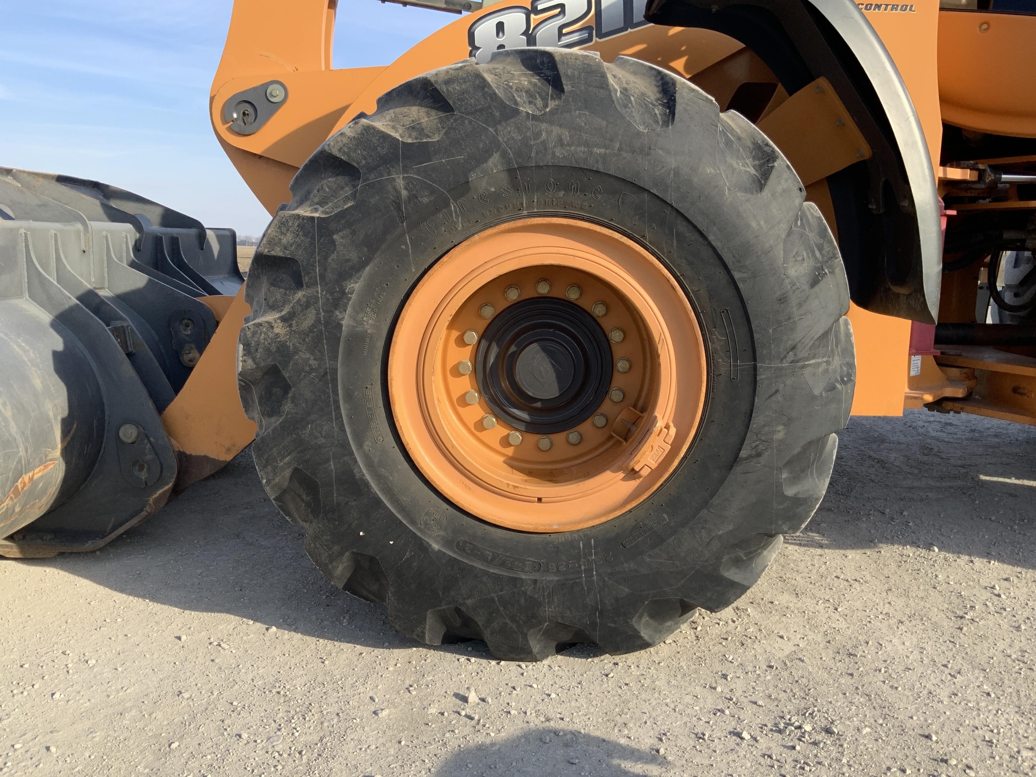 gallery 2013 Case 821F Wheel Loader