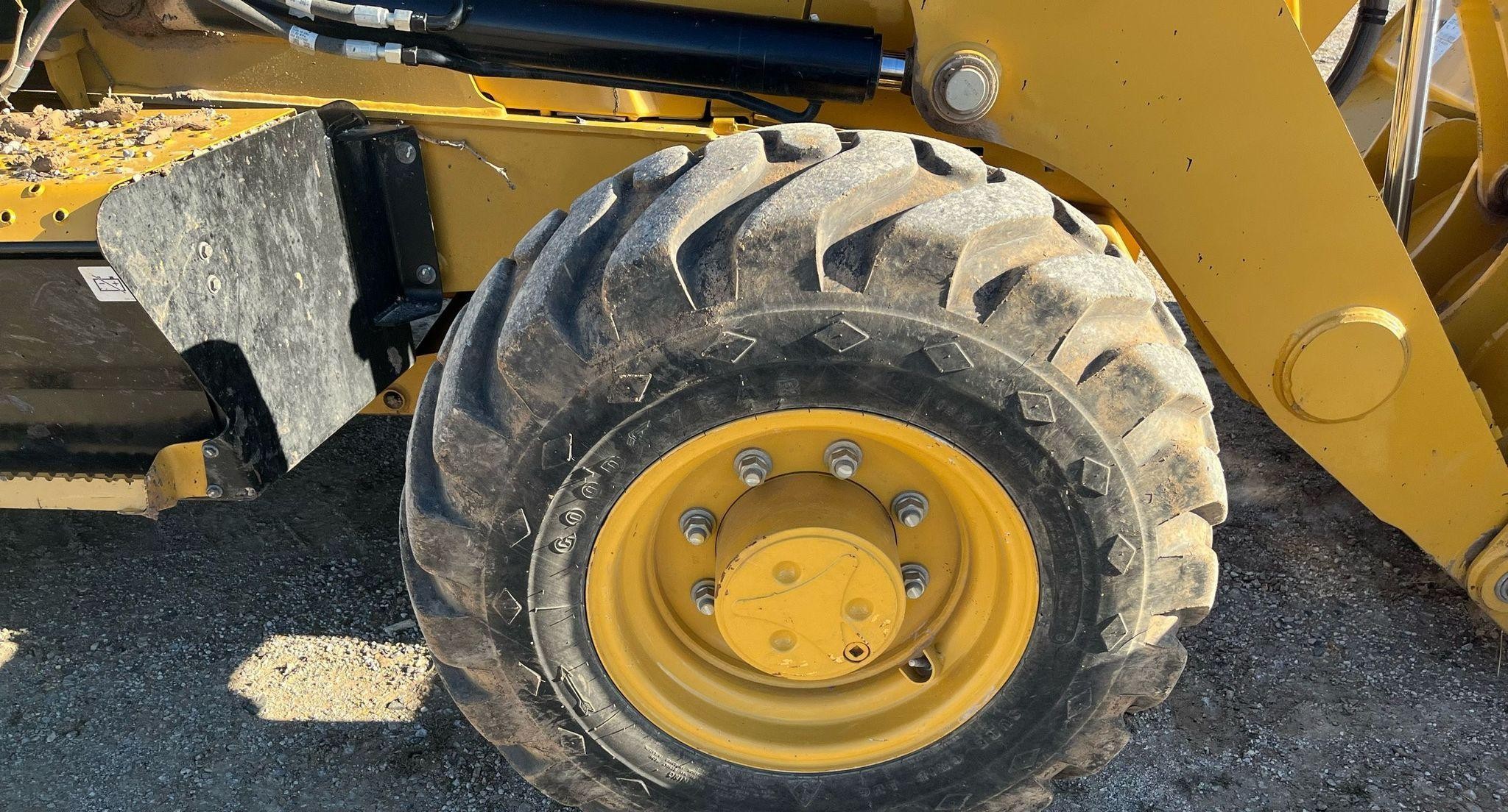 gallery 2021 Caterpillar 420ST HRC backhoe