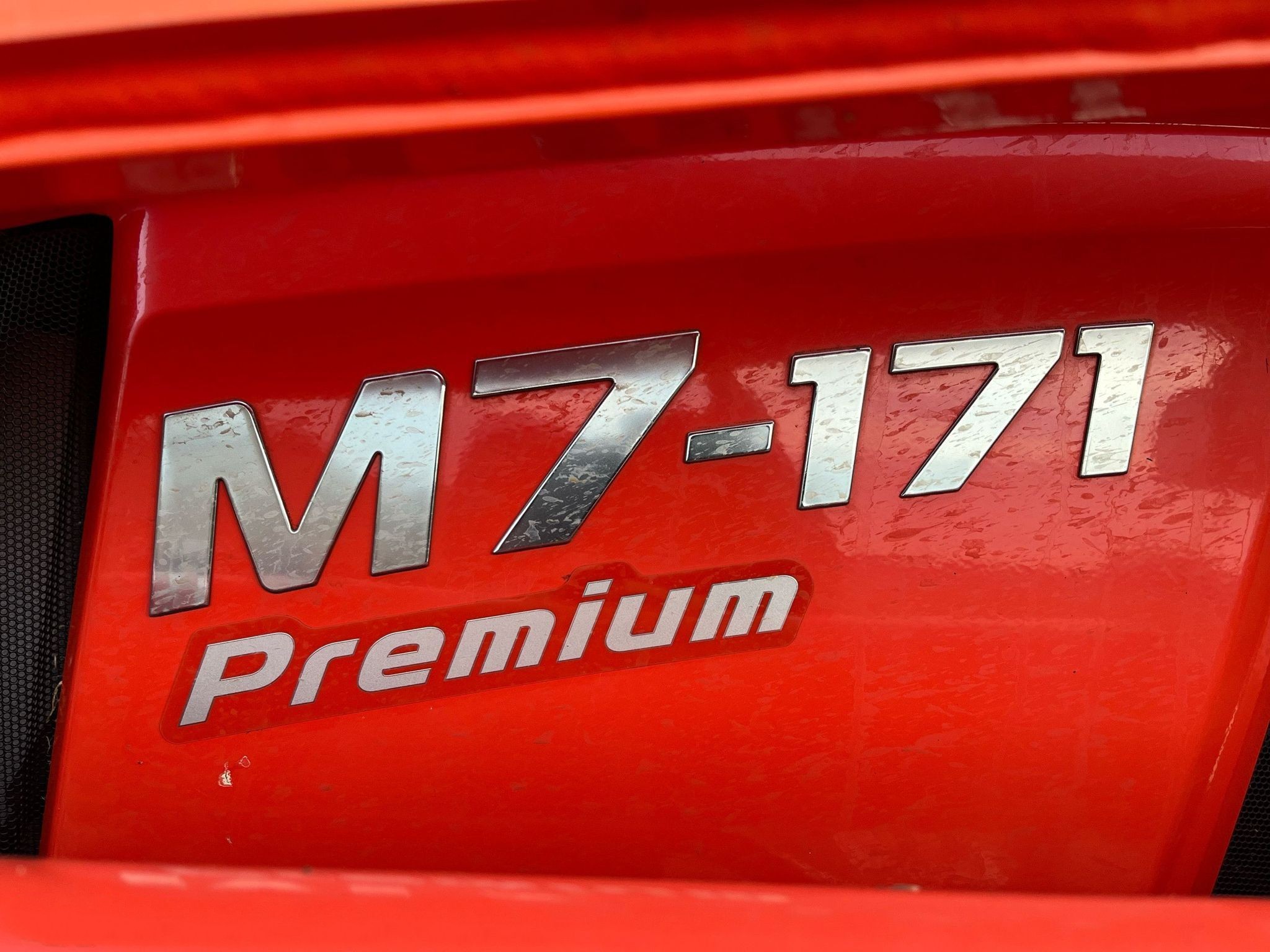 gallery 2018 Kubota M7-171 MFWD tractor