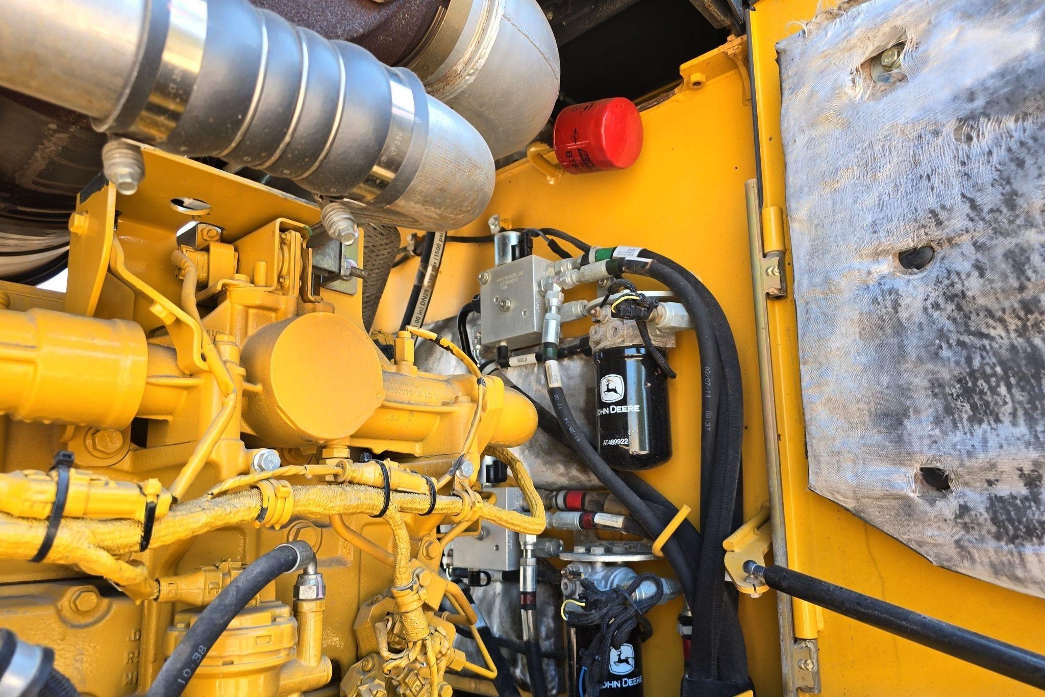 gallery 2014 John Deere 824K Wheel Loader