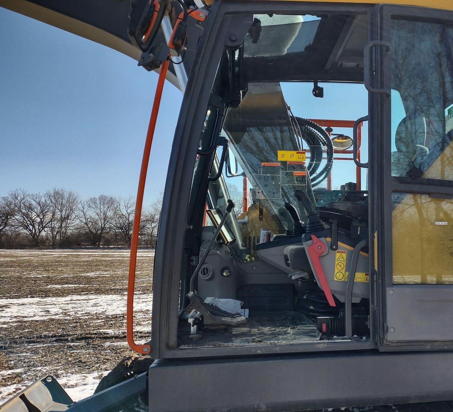 gallery 2021 Volvo ECR145EL excavator