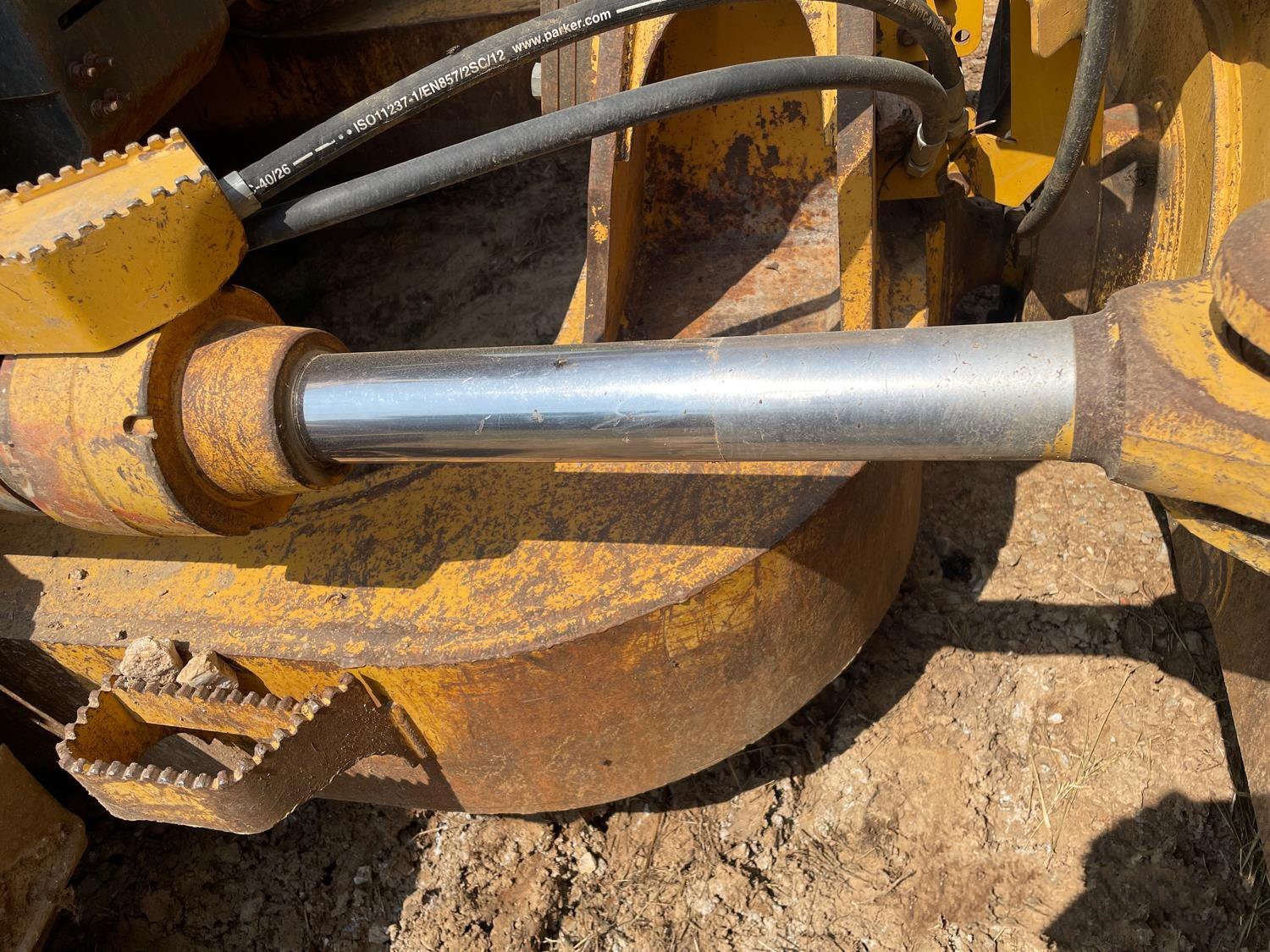 gallery 2007 John Deere 850J LT Dozer WMulti-Shank Ripper