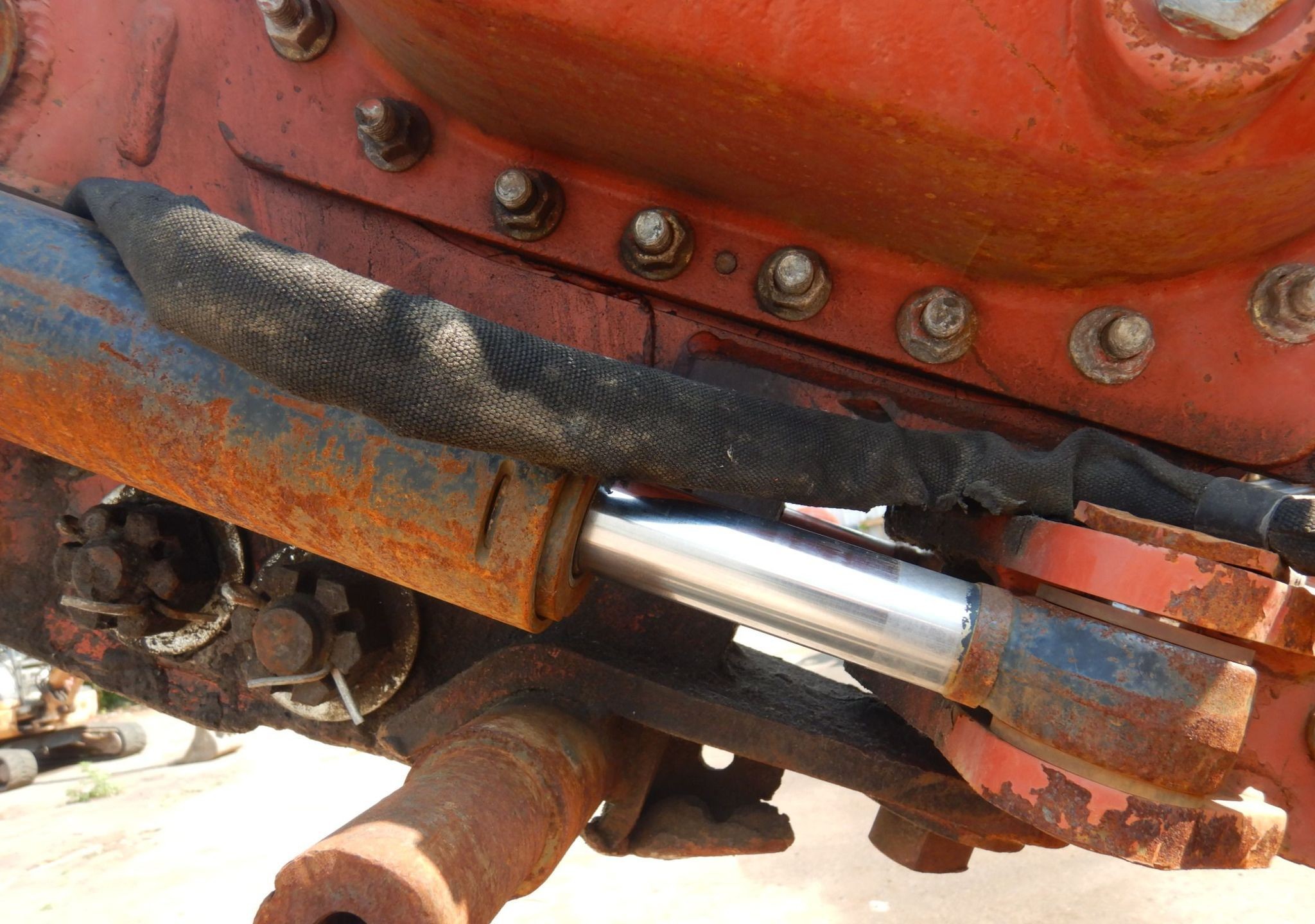 gallery 2004 Ditch Witch HT115 cable plow