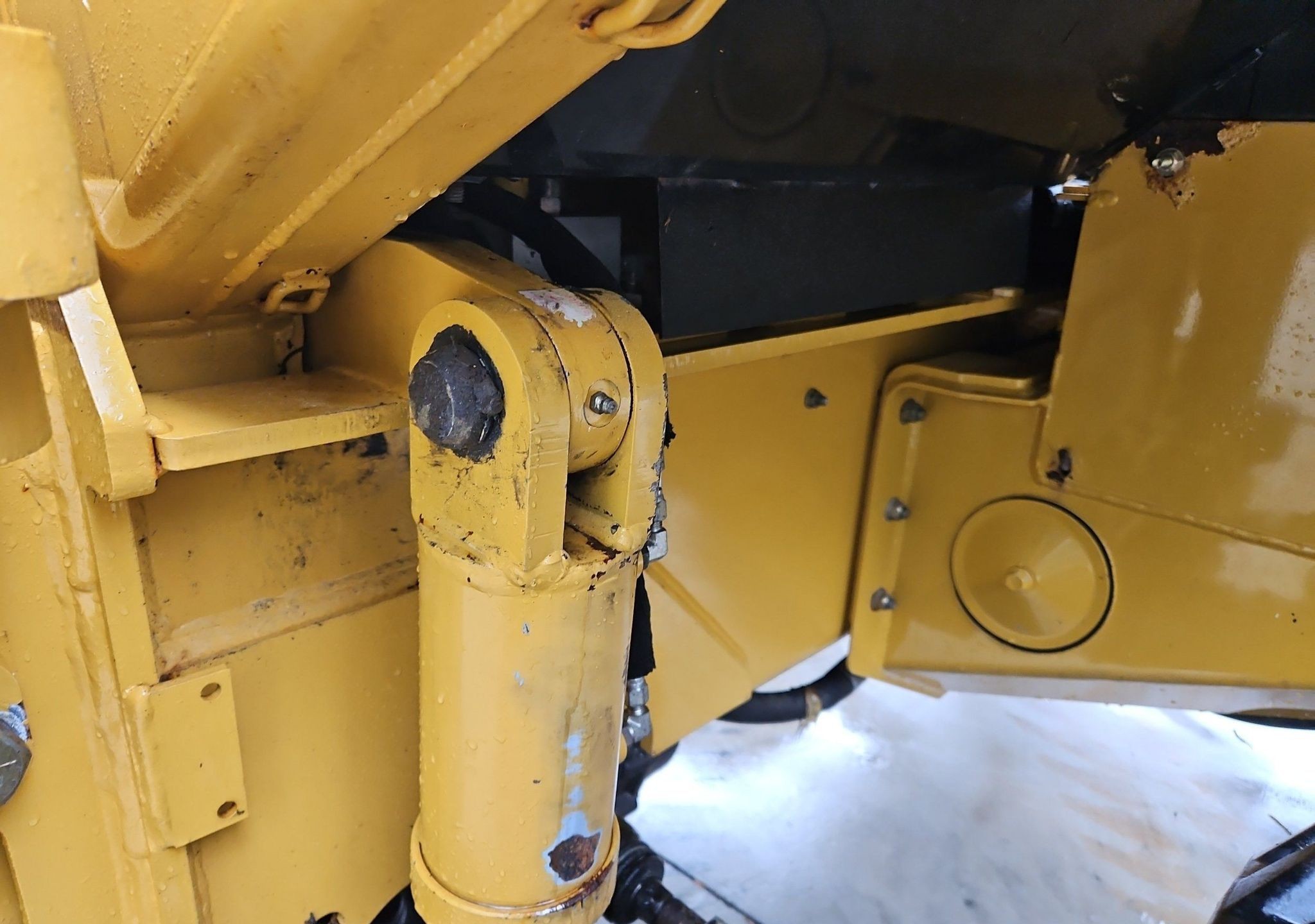 gallery 2014 Vermeer RTX1250 cable plow