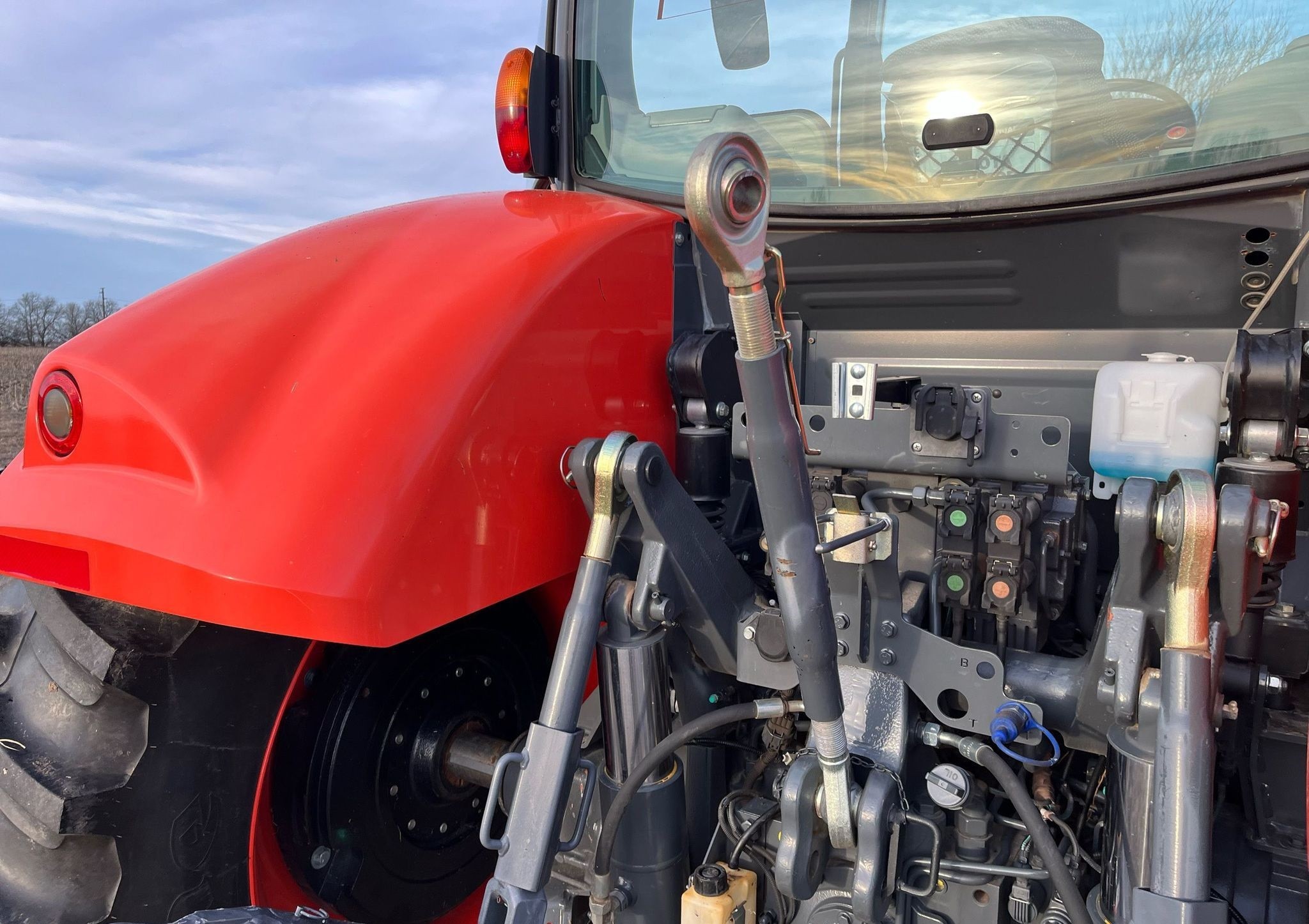 gallery 2018 Kubota M7-171 MFWD tractor