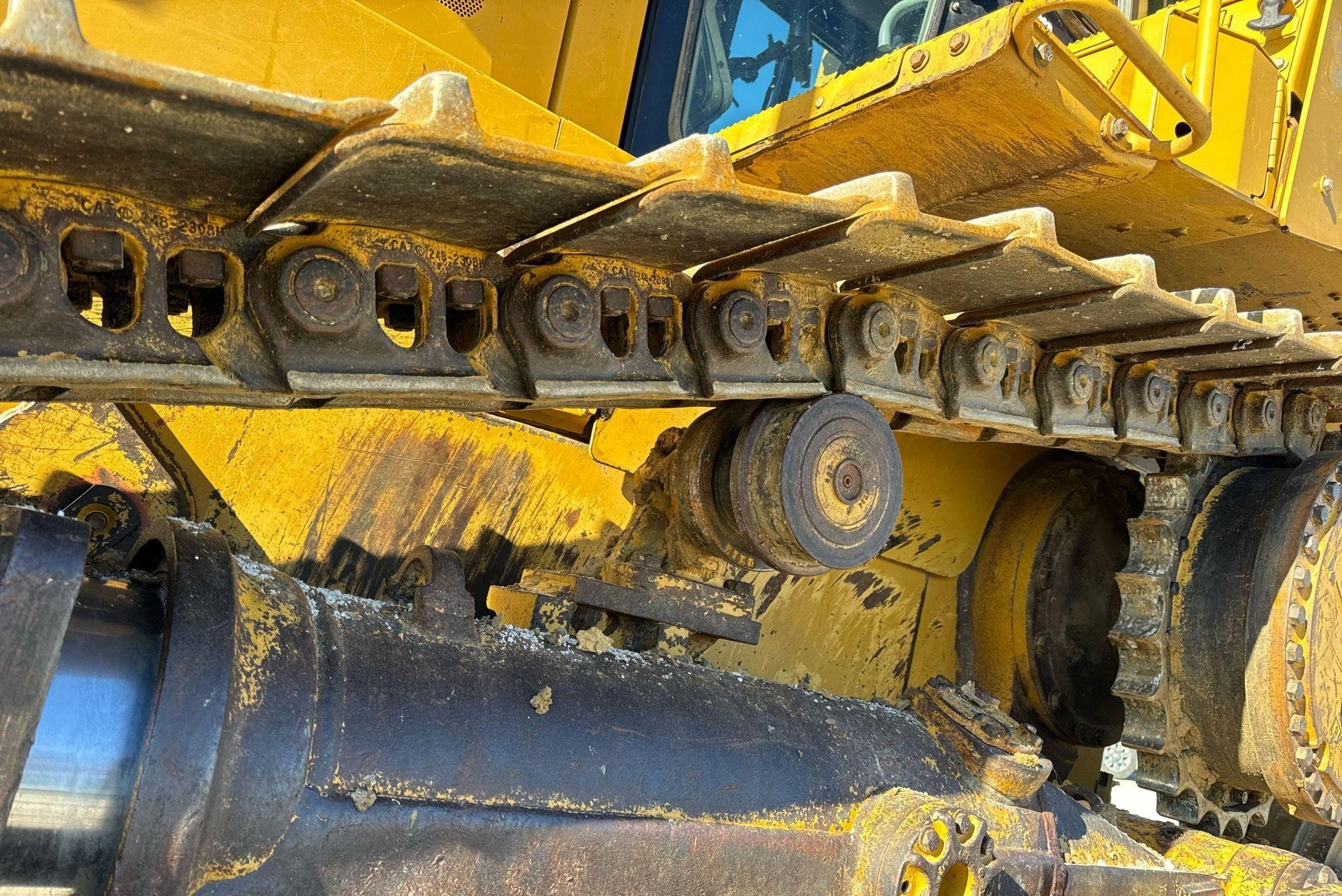 gallery 2011 Caterpillar D6T XL dozer