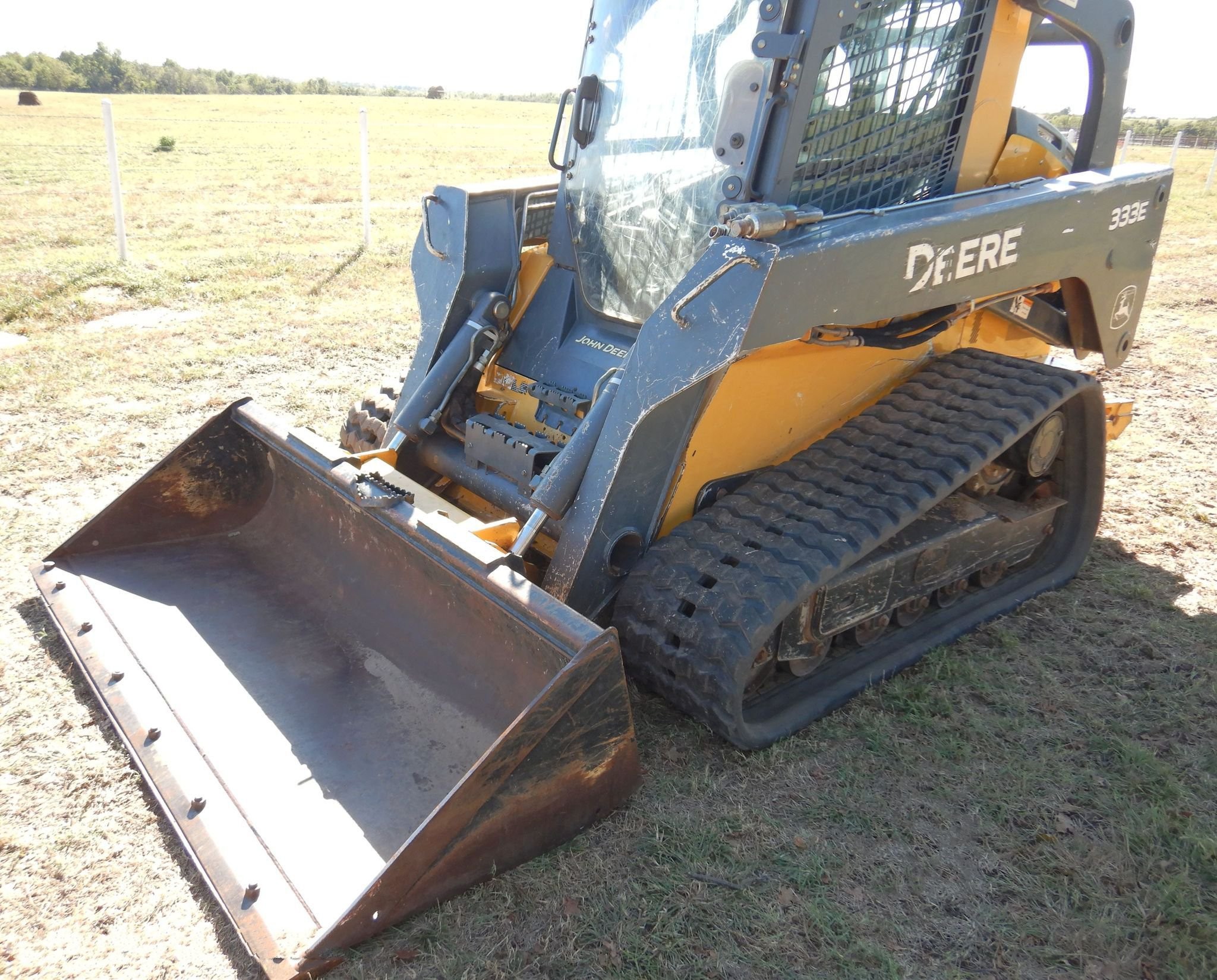 gallery 2013 John Deere 333E tracked skid steer loader