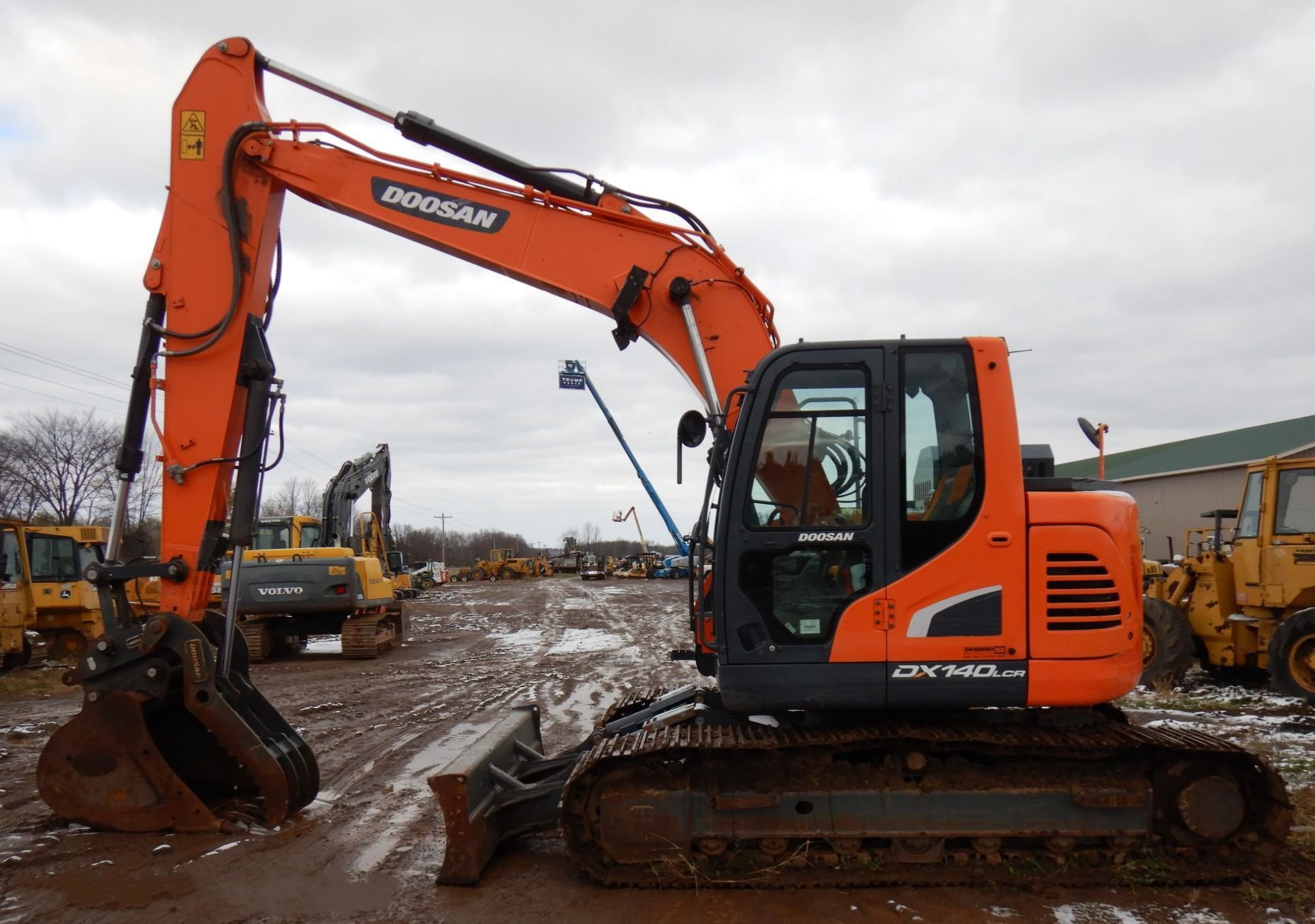 gallery 2014 Doosan DX140LCR excavator