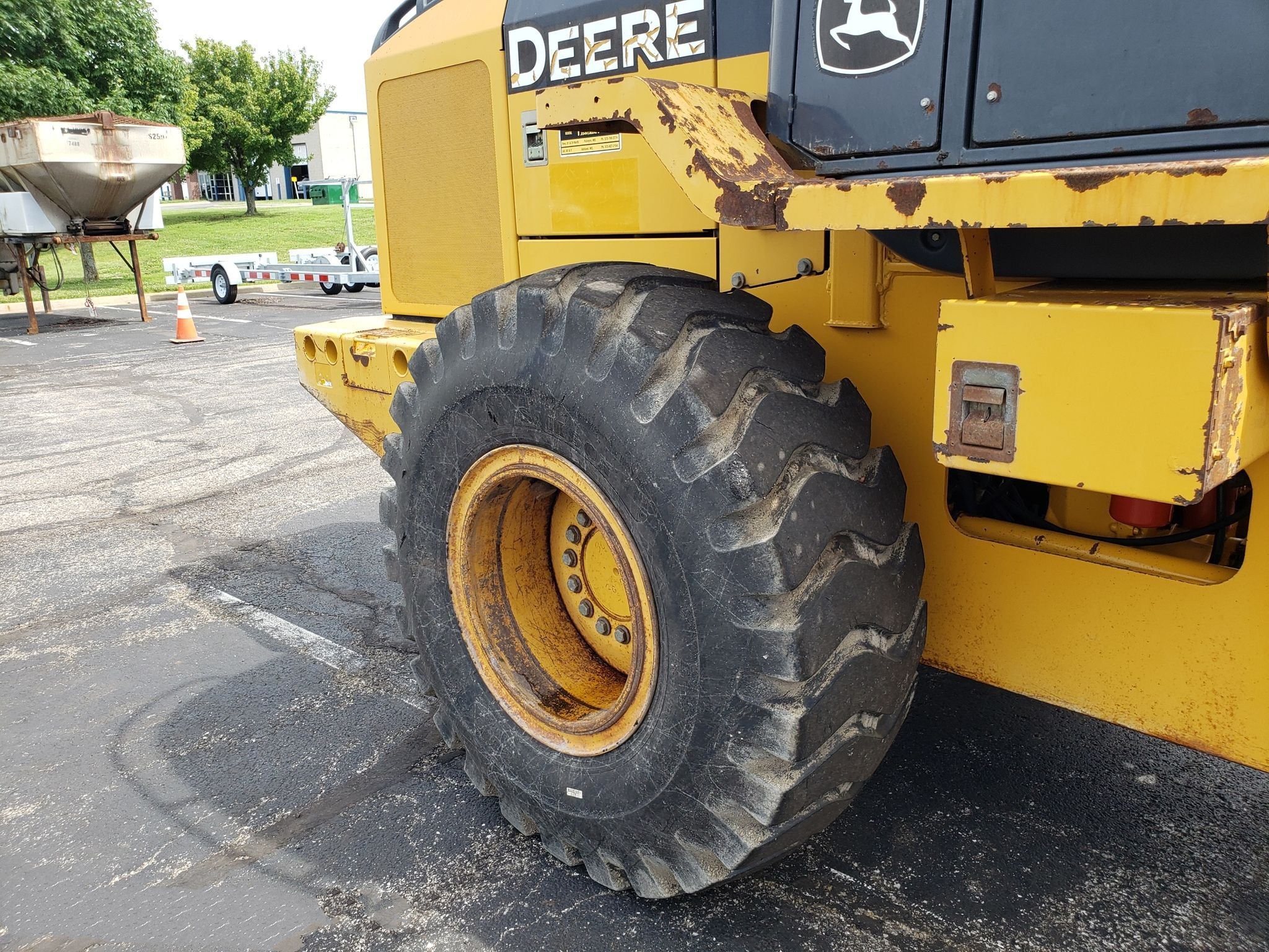 gallery 2004 John Deere 544J wheel loader