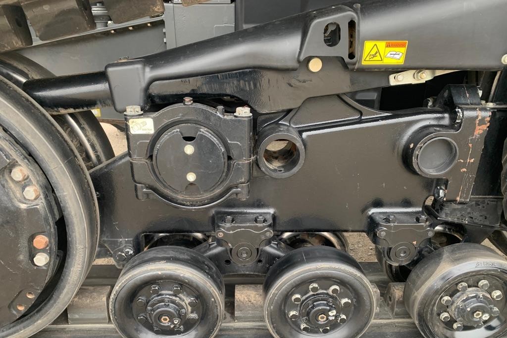gallery 2013 Challenger MT765D Track Tractor