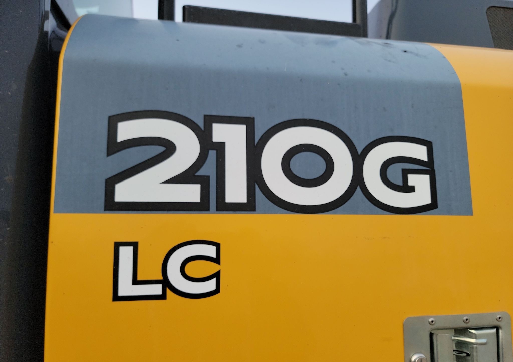 gallery 2018 John Deere 210G LC excavator