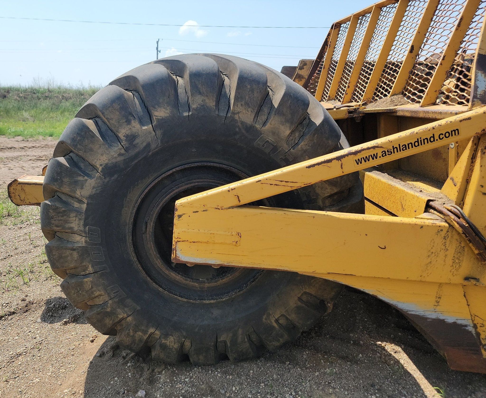 gallery Volvo T450D 4WD scraper tractor