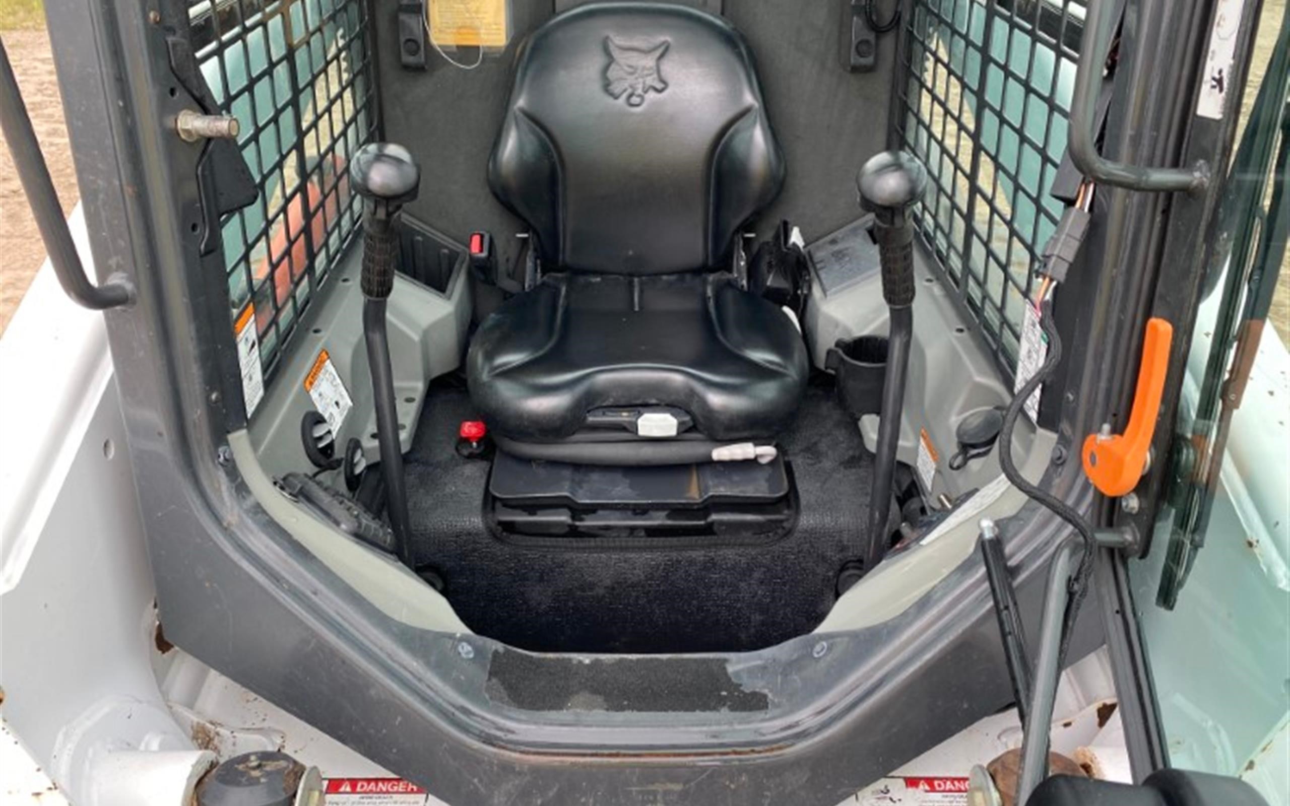 gallery 2015 Bobcat T770 Compact Track Loader