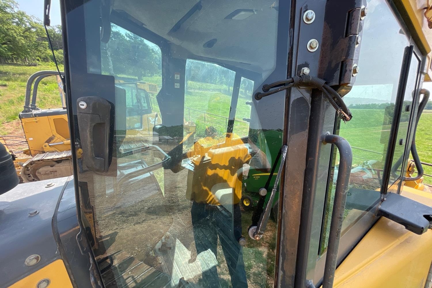 gallery 2007 John Deere 850J LT Dozer WMulti-Shank Ripper