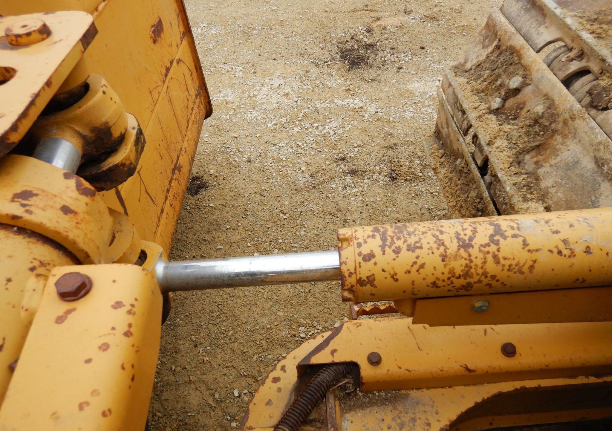 gallery 2011 Caterpillar D5K LGP dozer