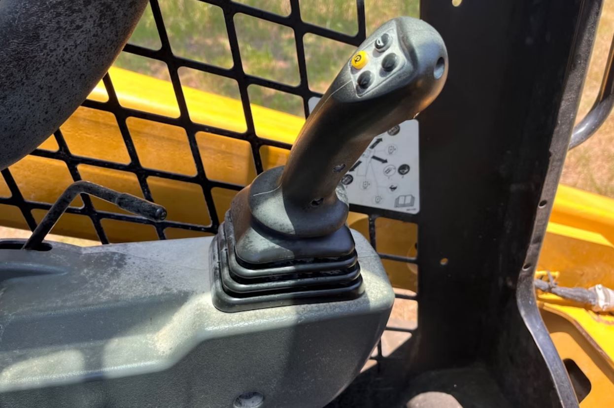 gallery 2022 Caterpillar 299D3 Skid Steer Track Loader