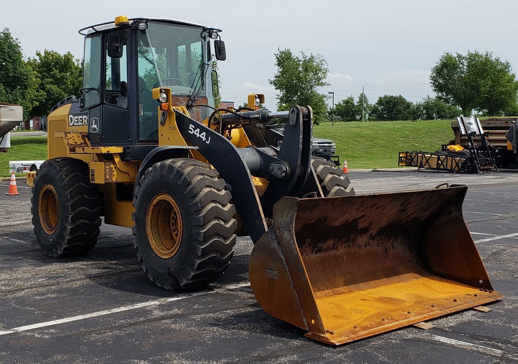 gallery 2004 John Deere 544J wheel loader