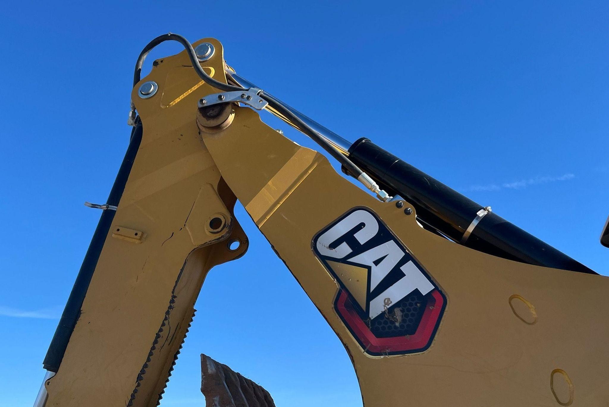 gallery 2021 Caterpillar 420ST HRC backhoe
