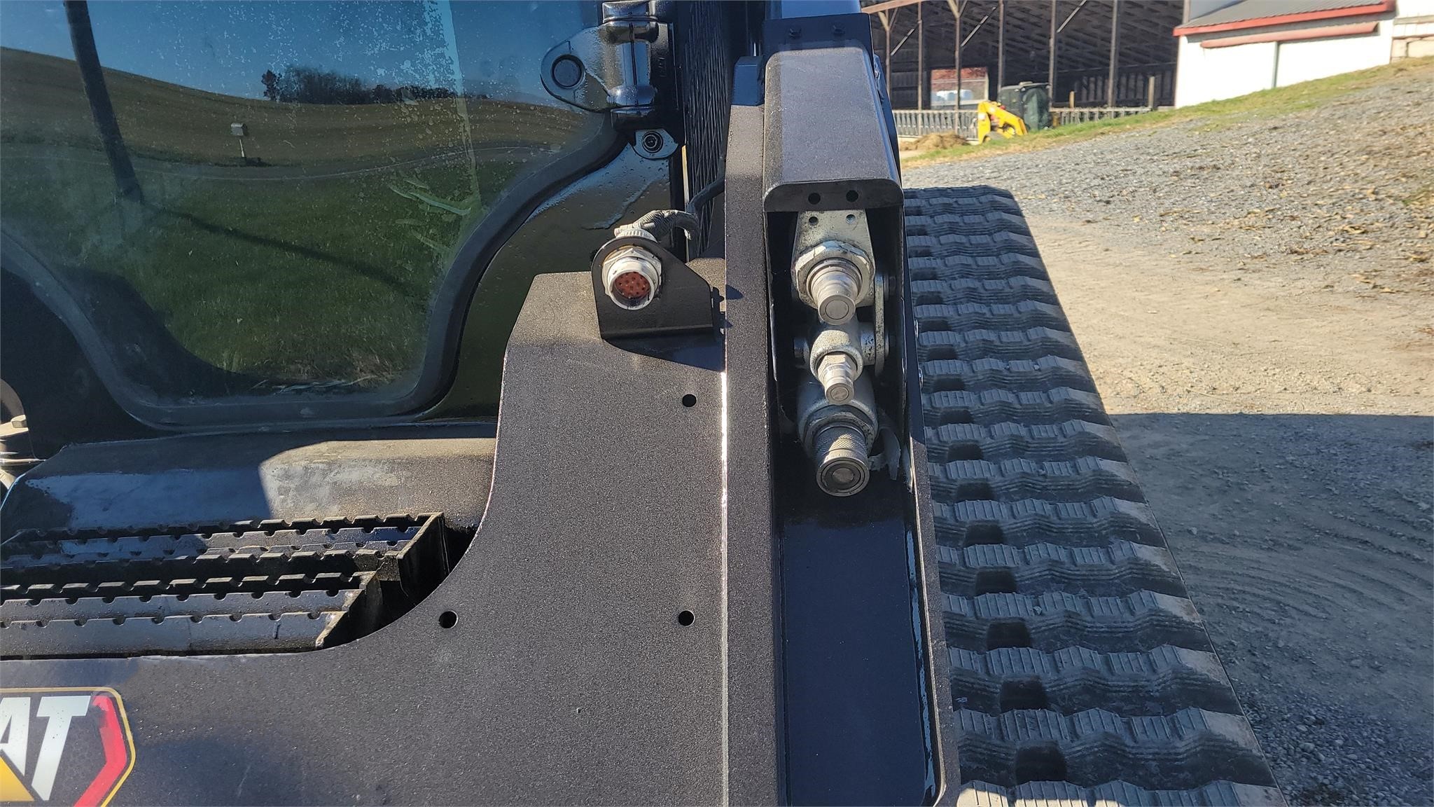 gallery 2017 CATERPILLAR 299D2 Skid Steer