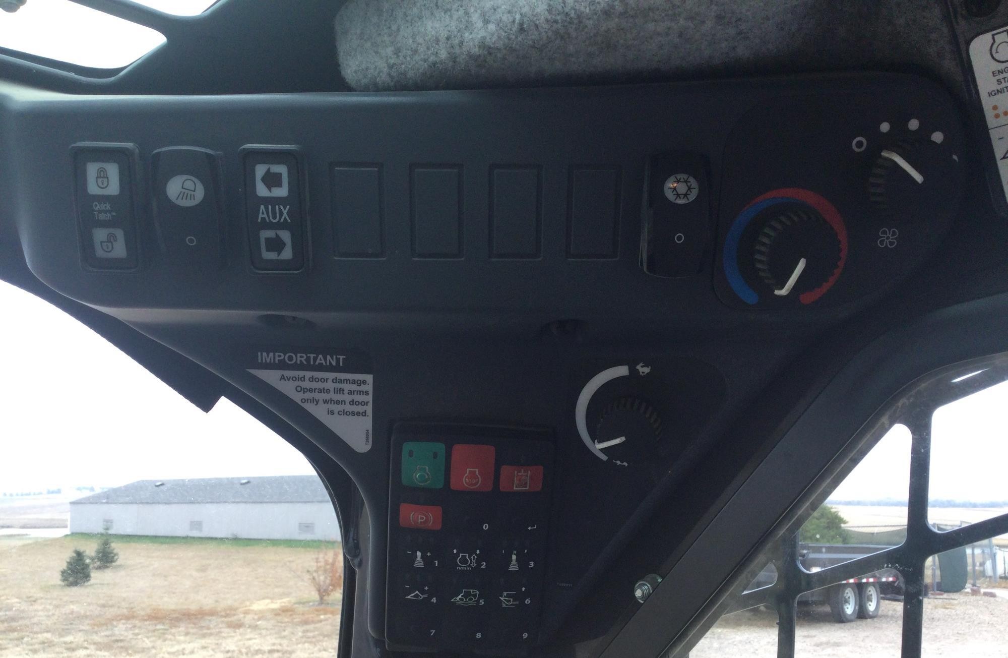 gallery 2018 John Deere 331G Skid Steer