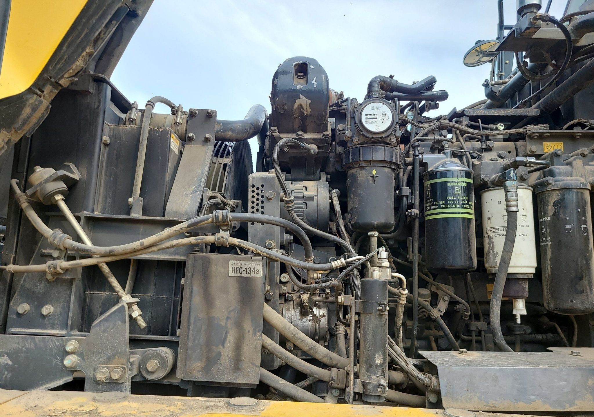 gallery 2013 Komatsu HM400-3 haul truck