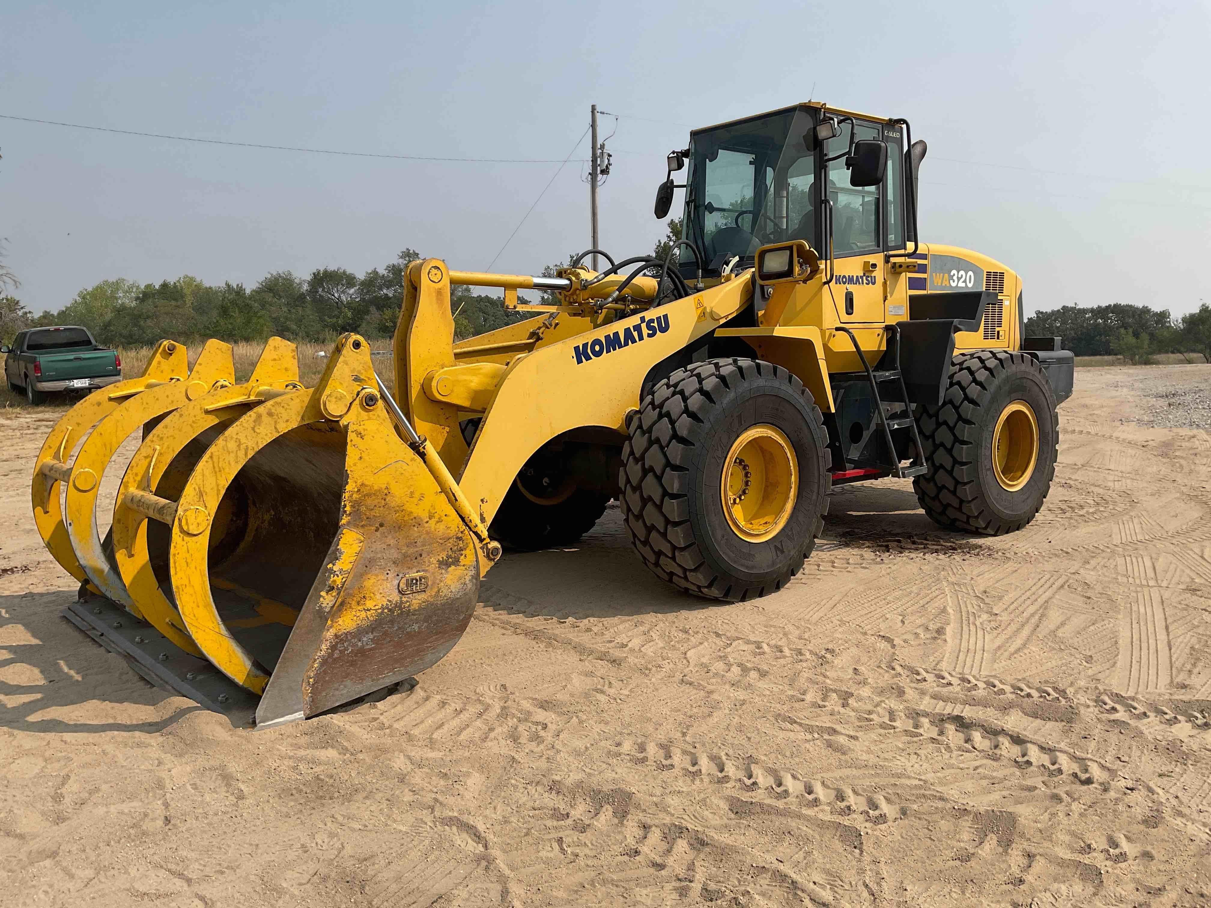 gallery 2008 Komatsu WA320-5L Wheel Loader W/Grapple
