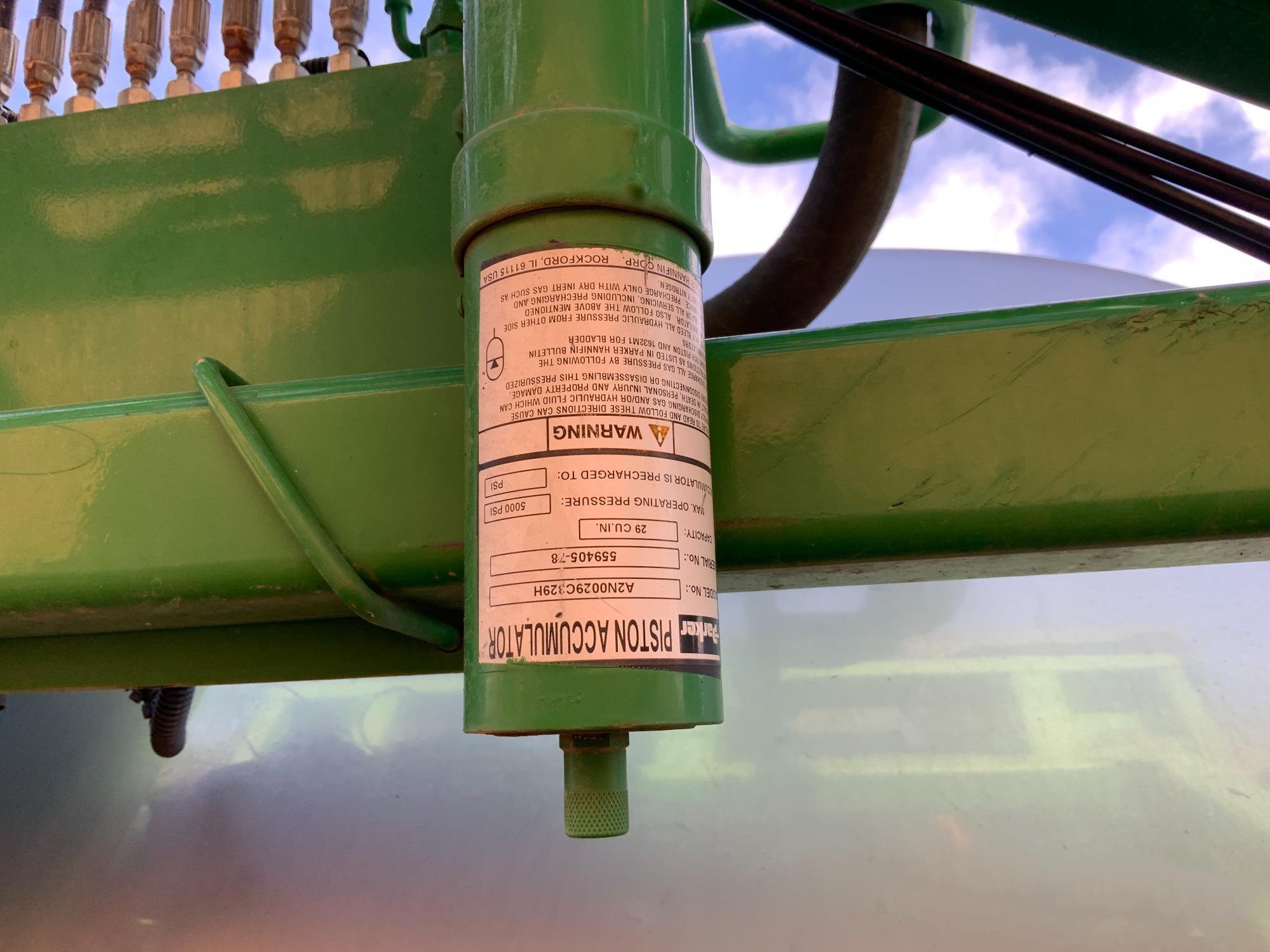 gallery 2011 John Deere 4730 Self-Propelled Sprayer
