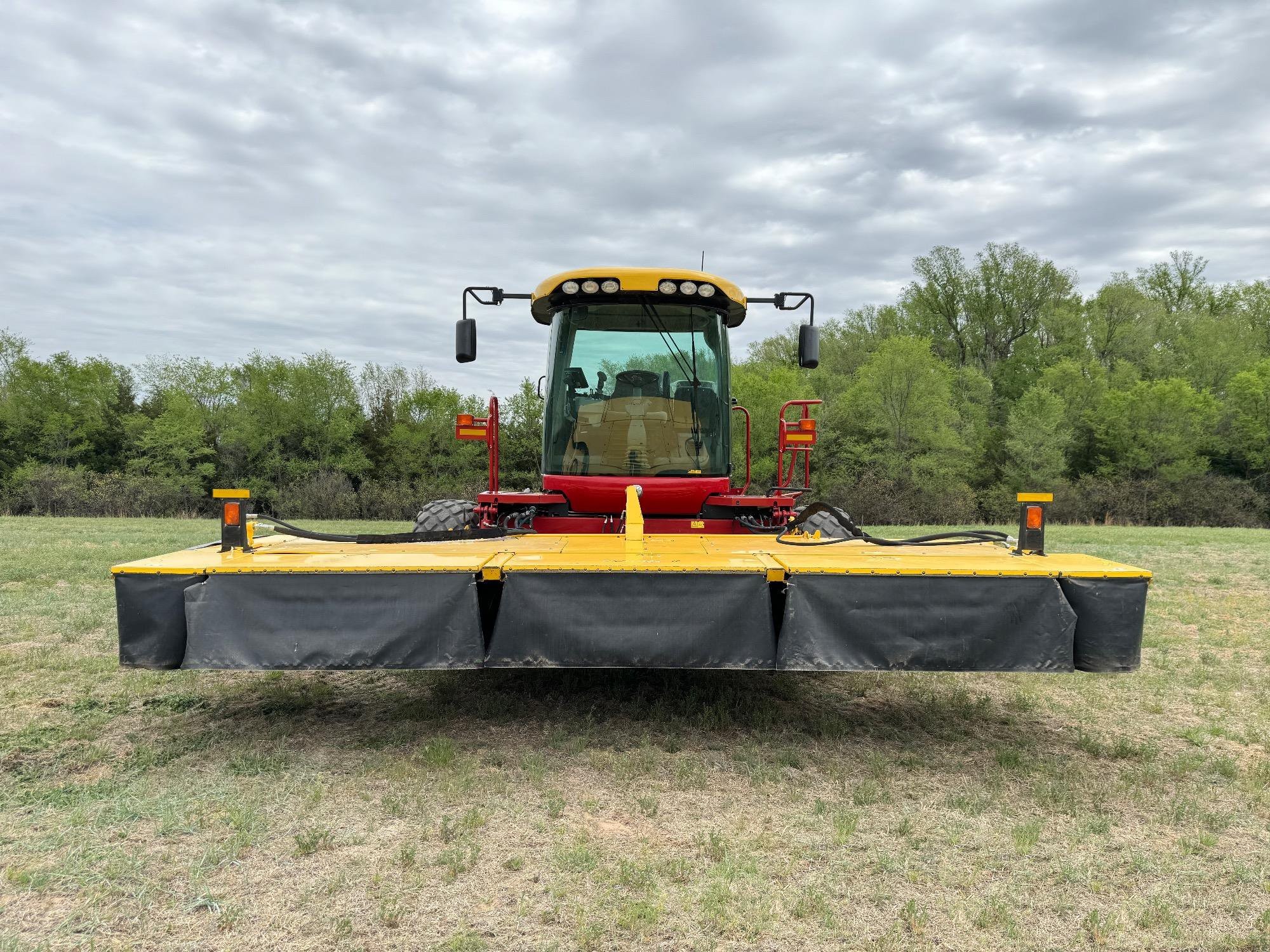 gallery 2014 New Holland Speedrower 240 Self-Propelled Windrower