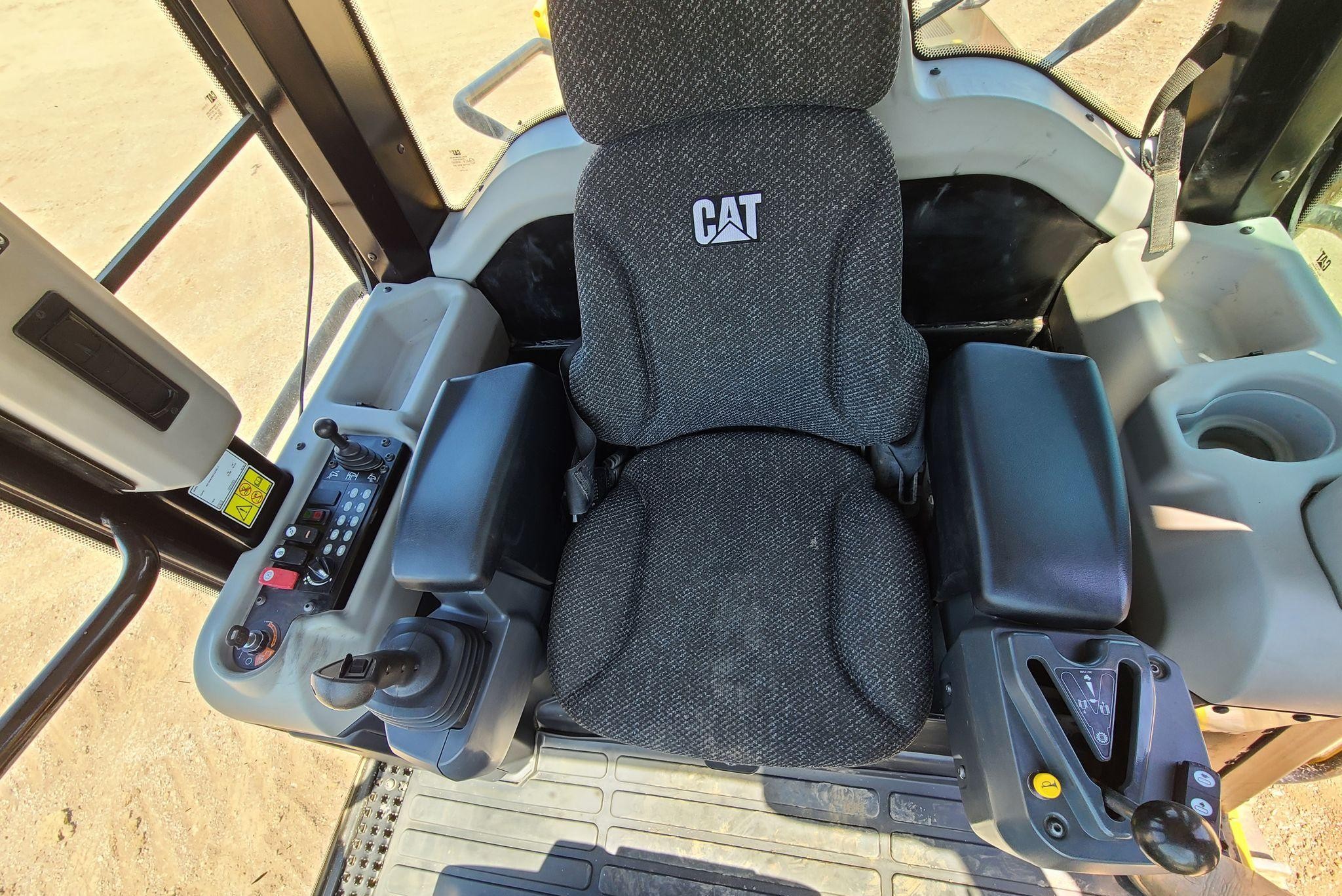 gallery 2018 Caterpillar 963K track loader