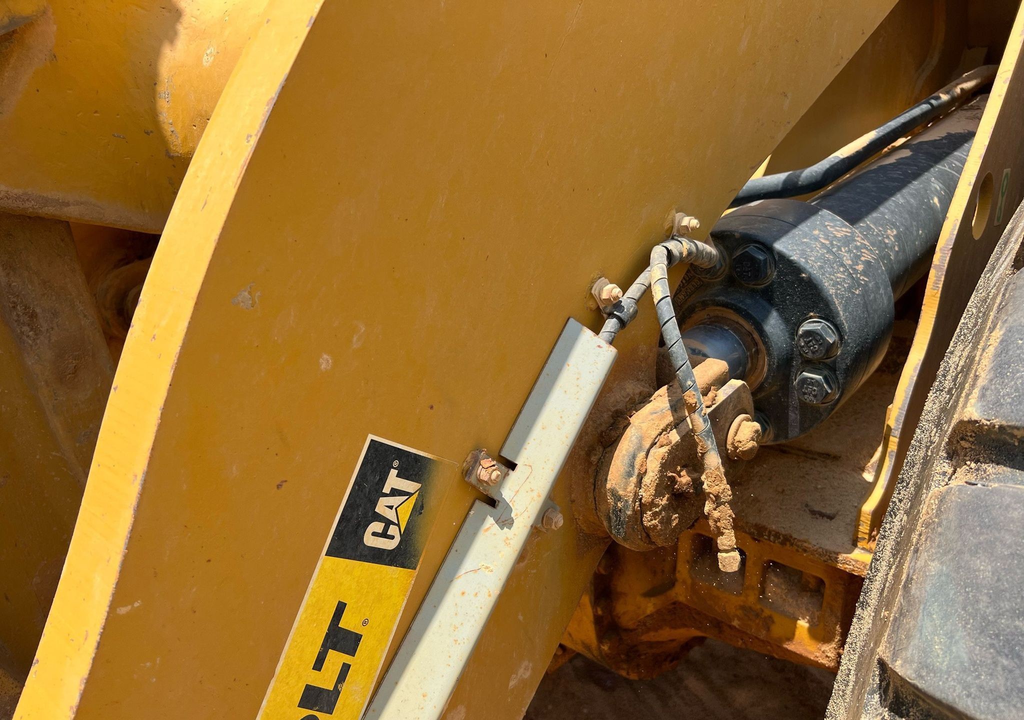 gallery 2013 Caterpillar 966K wheel loader