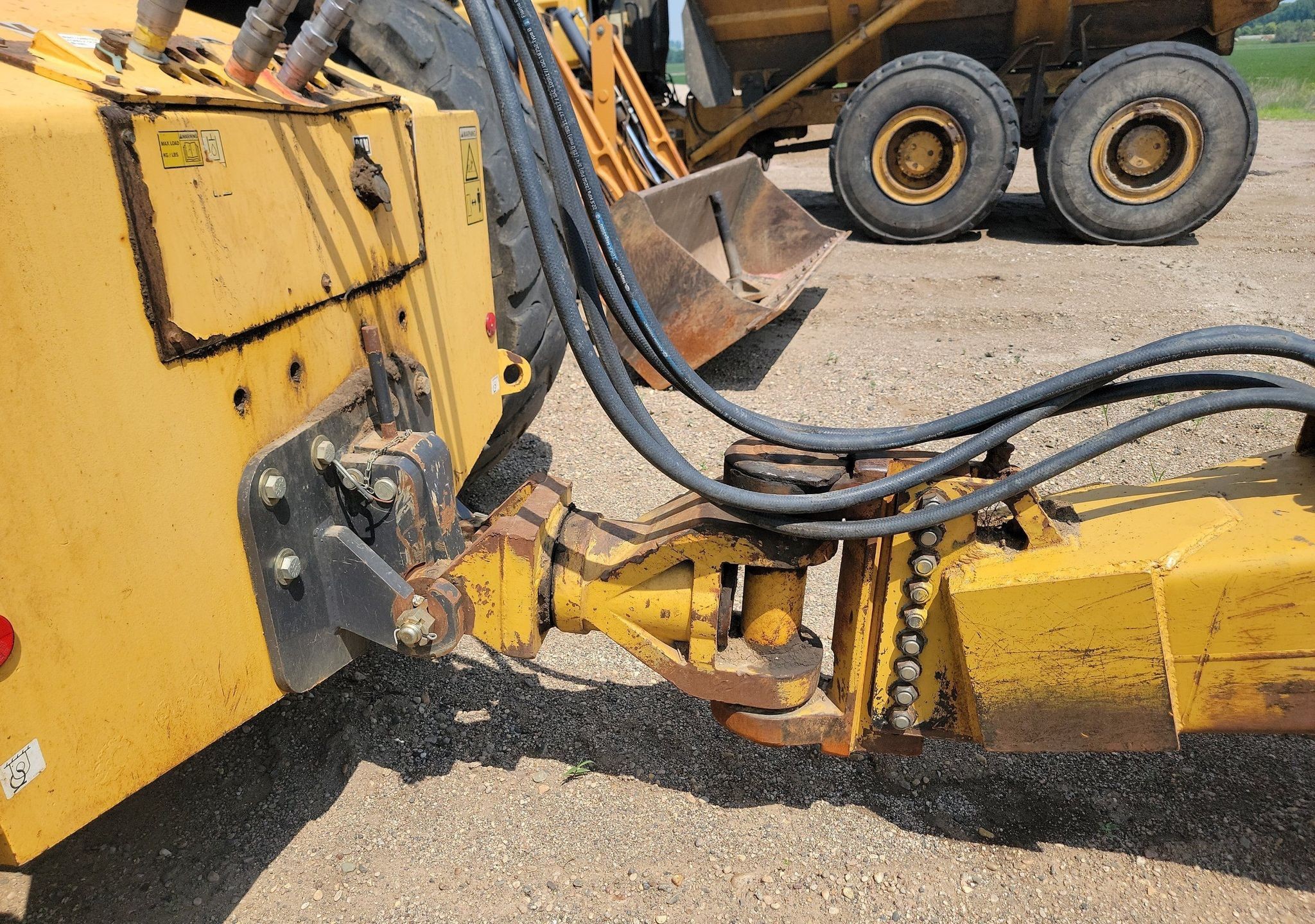 gallery Volvo T450D 4WD scraper tractor