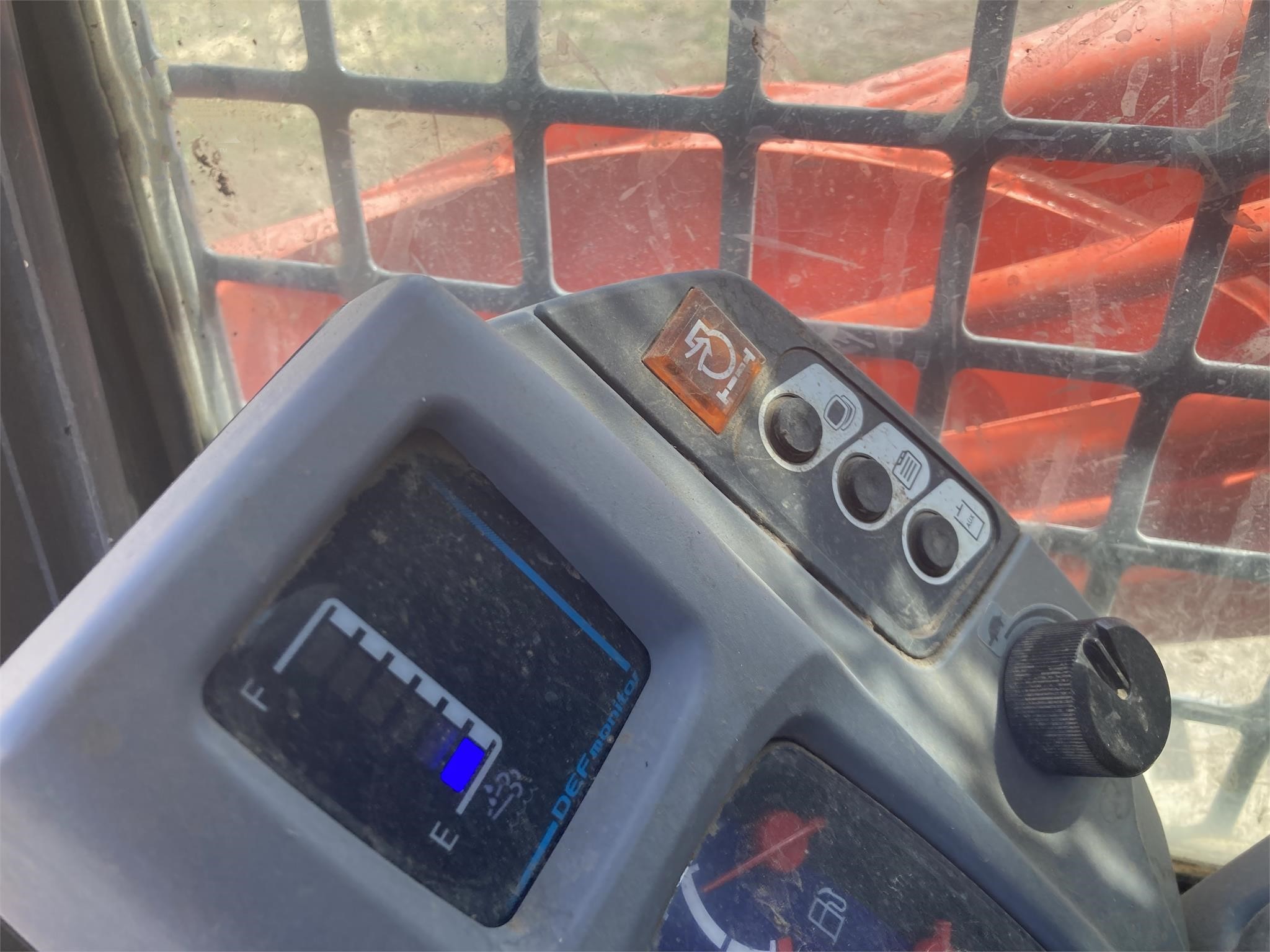 gallery 2019 KUBOTA SVL95-2S Skid Steer