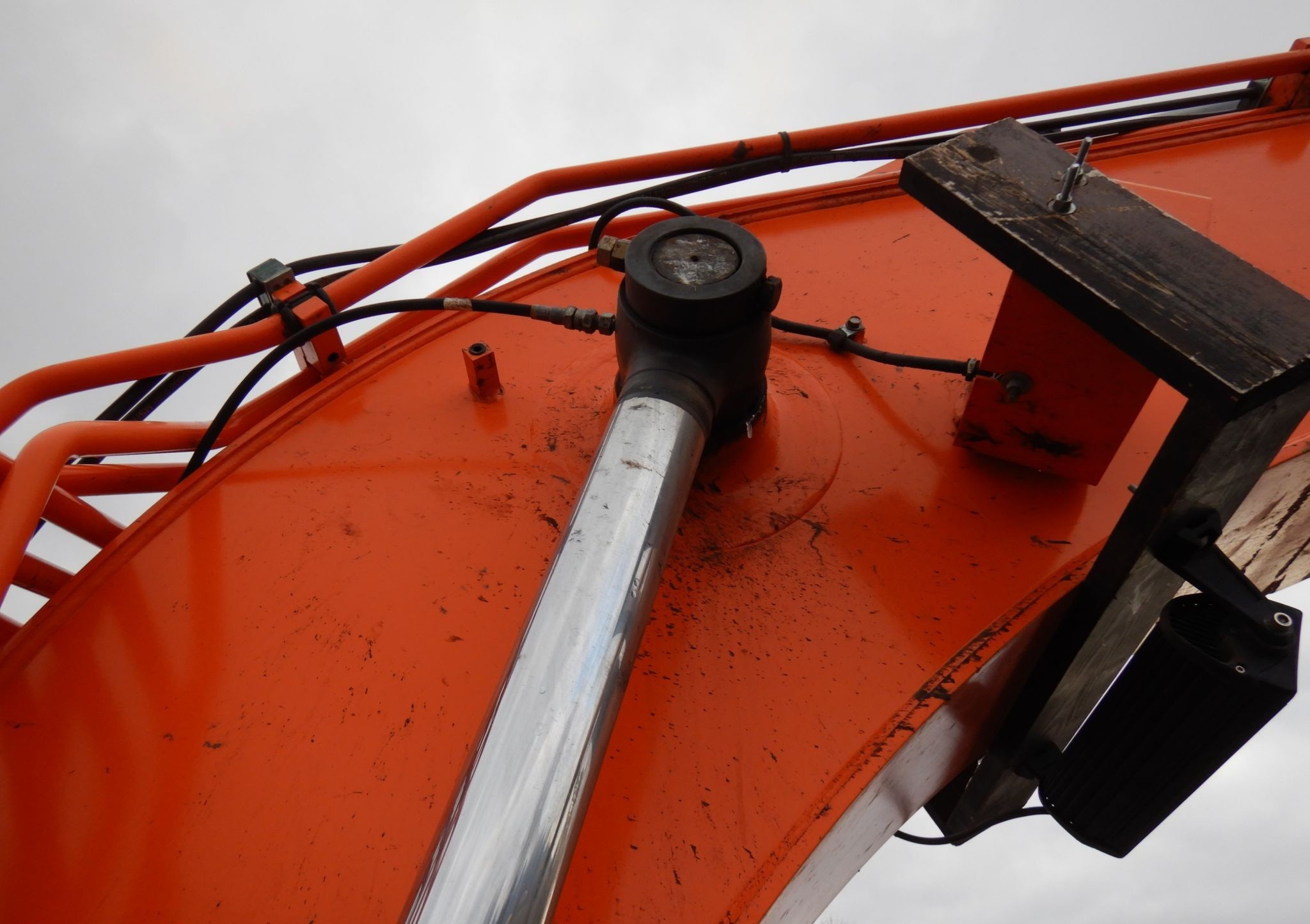 gallery 2014 Doosan DX140LCR excavator