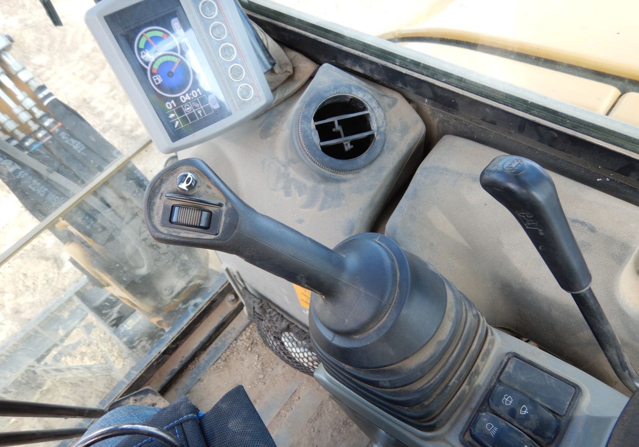 gallery 2017 Caterpillar 303.5 E2  mini excavator