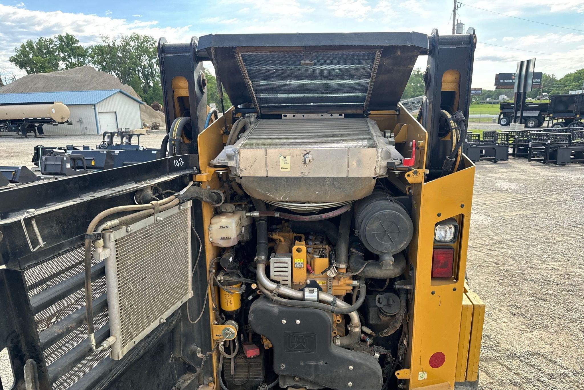 gallery 2019 Caterpillar 259D3 tracked skid steer loader