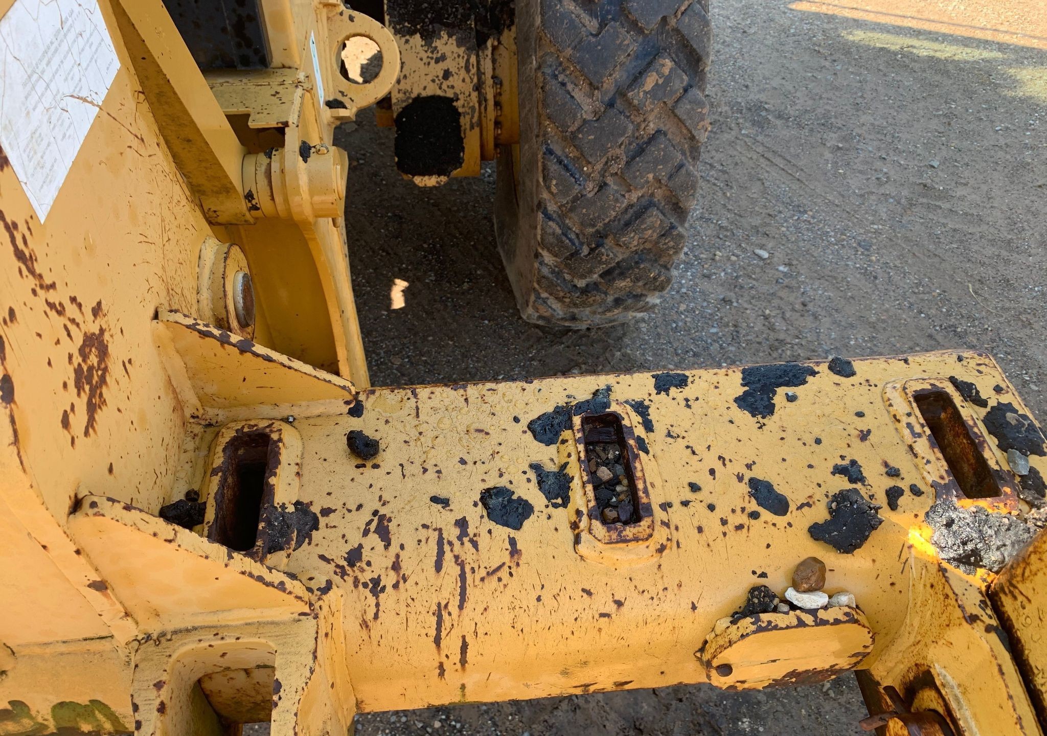 gallery 2001 Caterpillar 140H motor grader