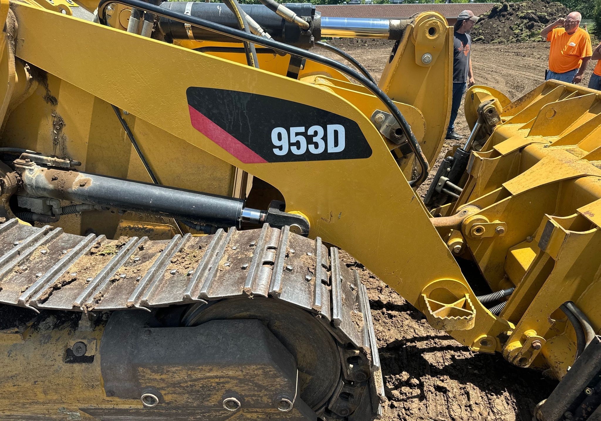 gallery 2016 Caterpillar 953D track loader