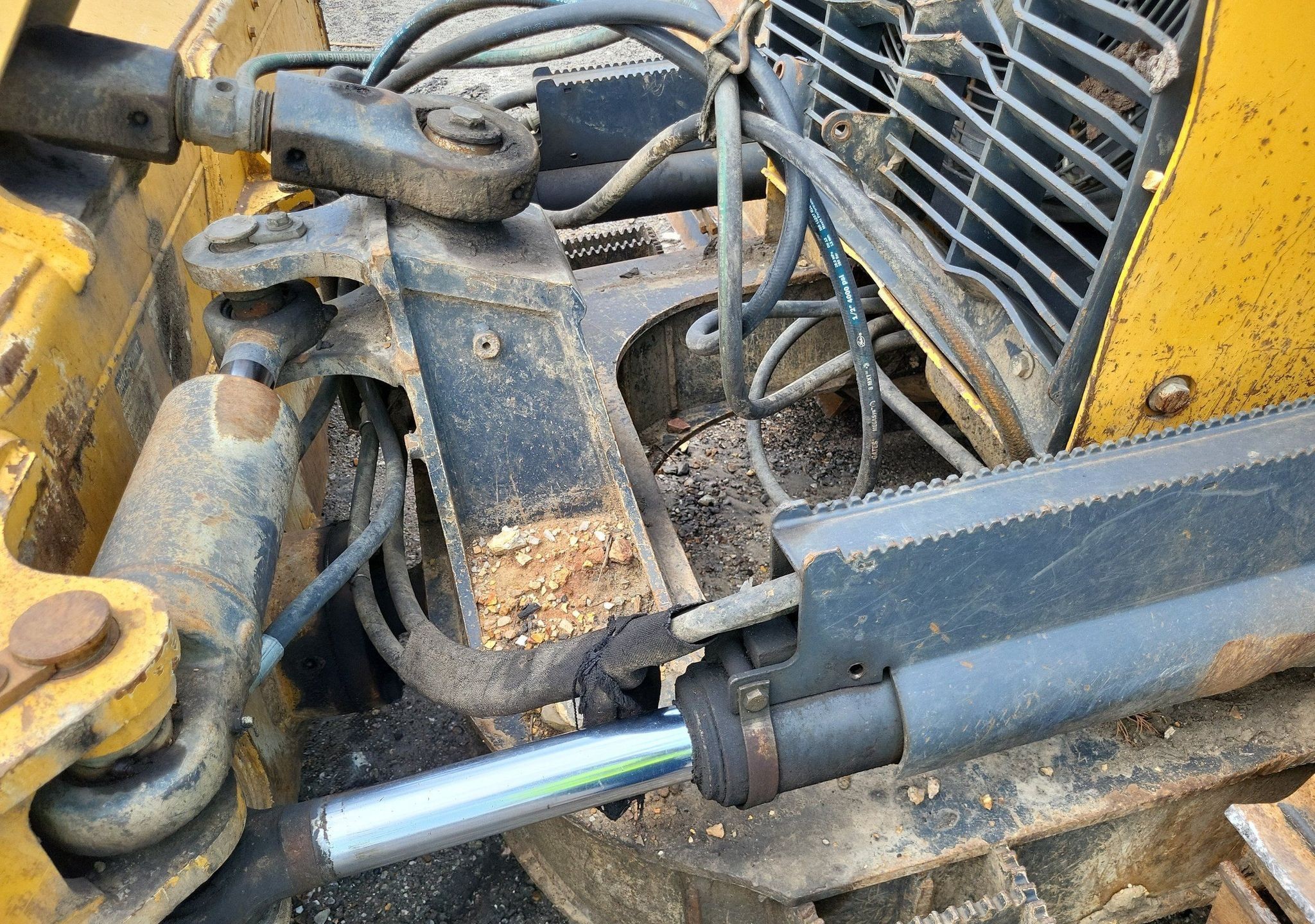 gallery 2015 John Deere 700K LGP dozer