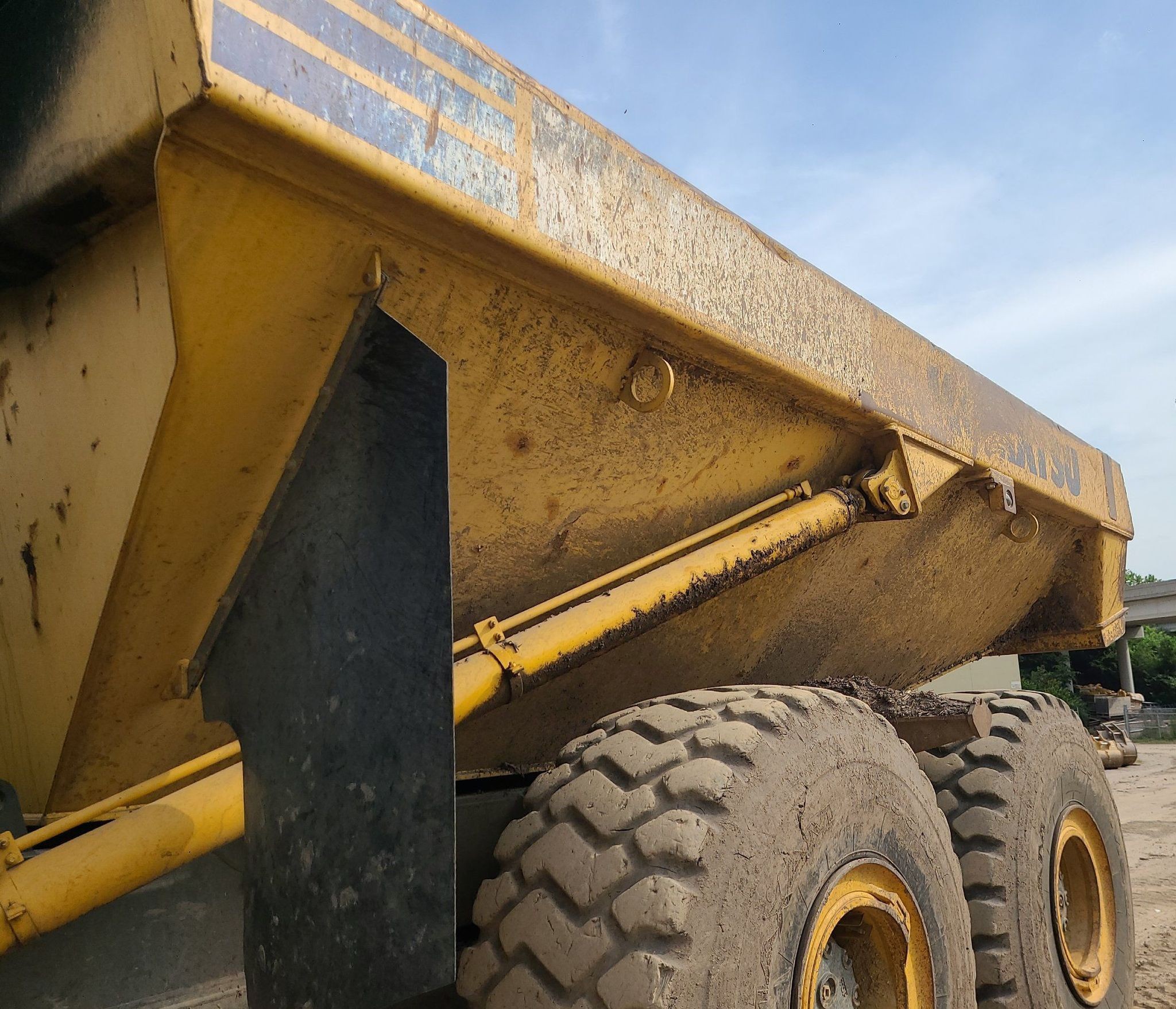 gallery 2013 Komatsu HM400-3 haul truck