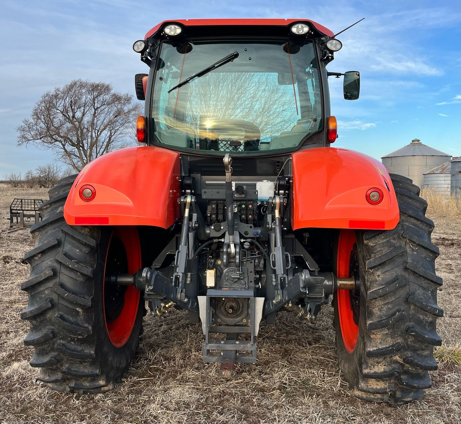 gallery 2018 Kubota M7-171 MFWD tractor
