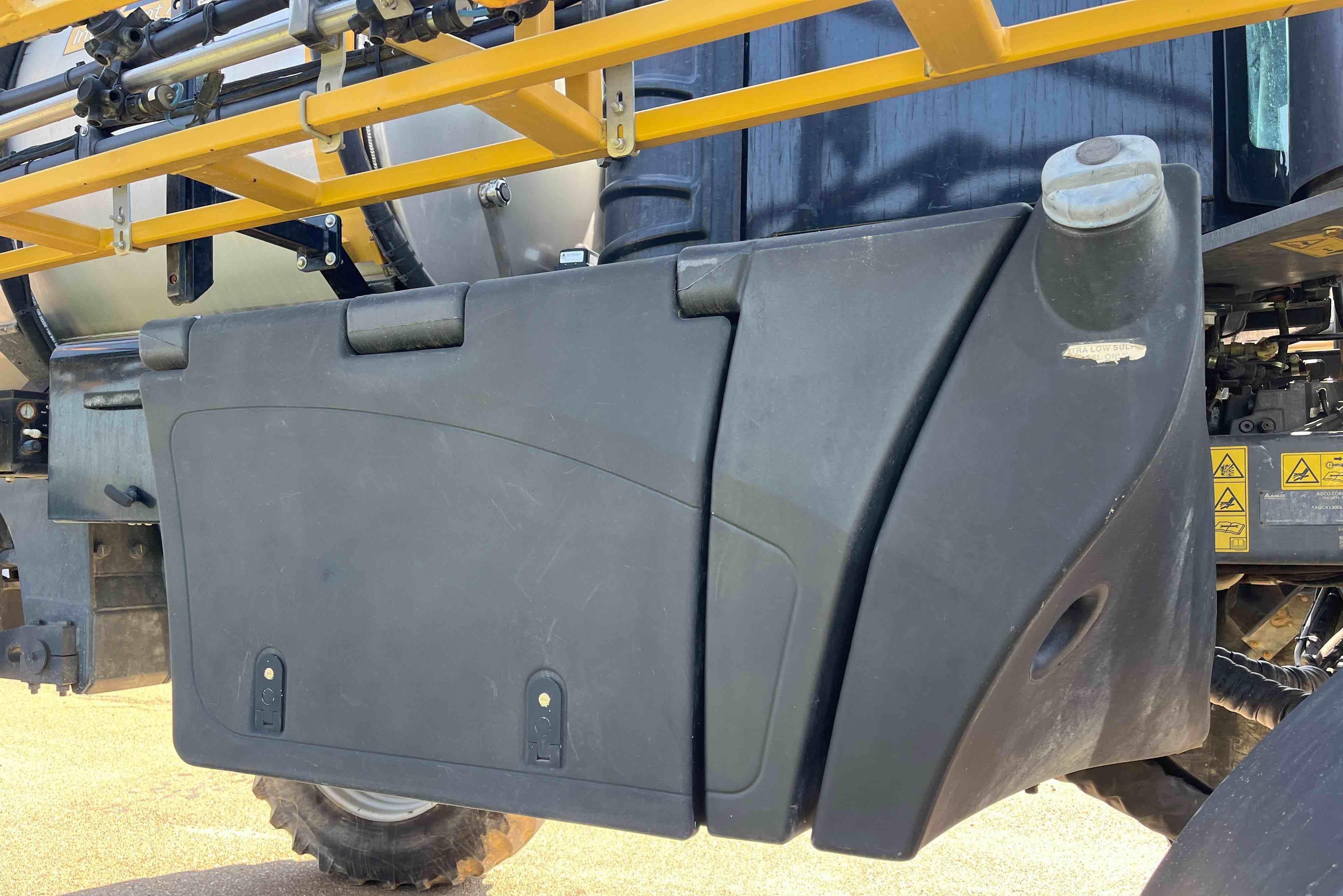gallery 2019 RoGator RG1300C Self-Propelled Sprayer